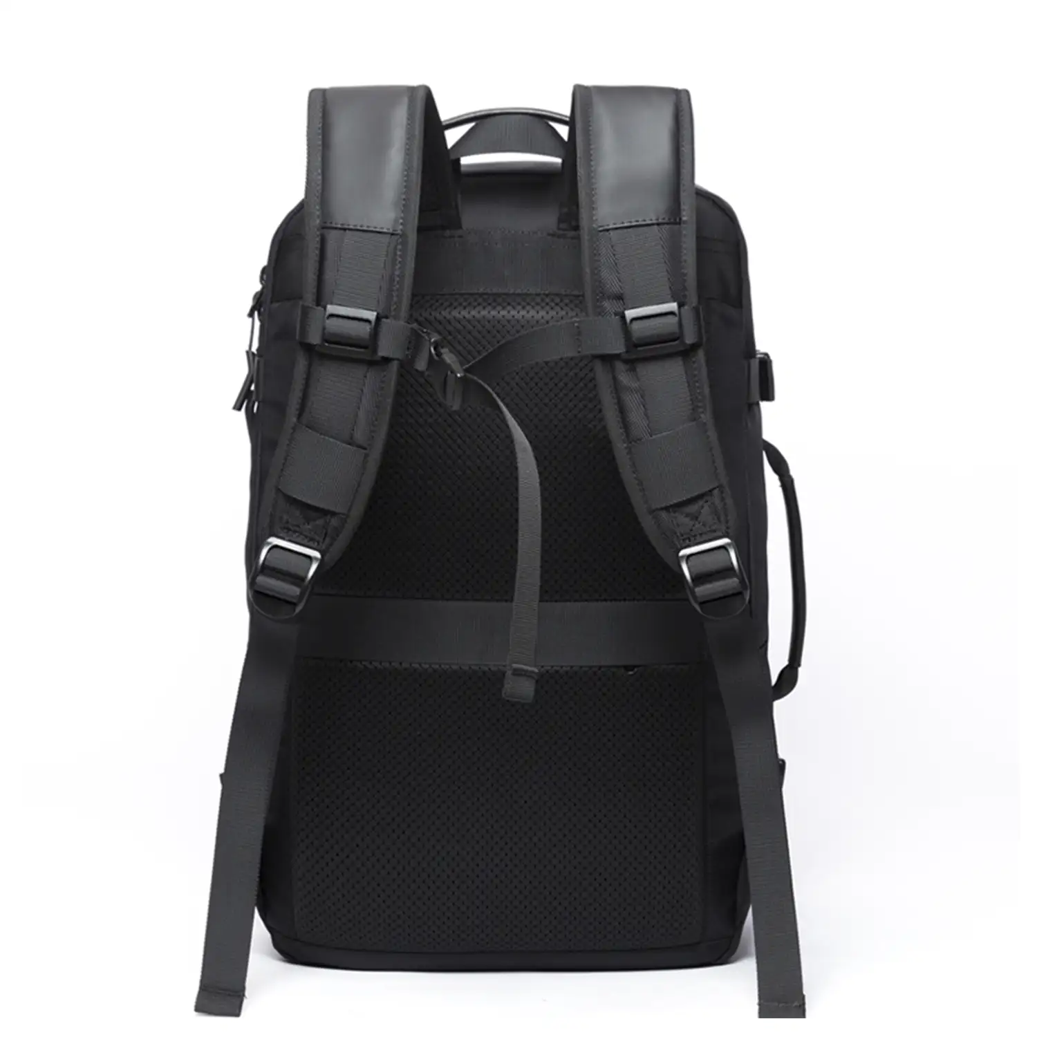 Mochila multi compartimento con capa impermeable. Toma exterior USB. Adaptable a Trolley.
