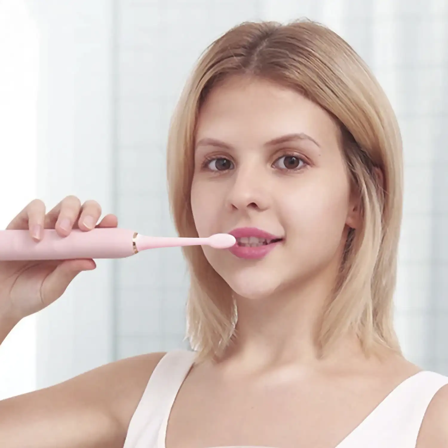 Cepillo de dientes eléctrico sónico 330. Modos limpiar, pulir, blanquear, sensible y masaje. Incluye 5 cabezales.