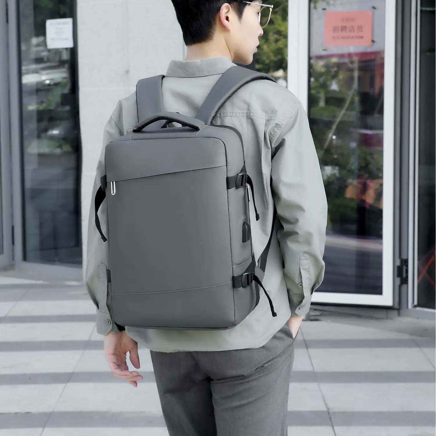 Mochila cabina viaje de gran capacidad con multicompartimento. Alta resistencia, impermeable y expandible.