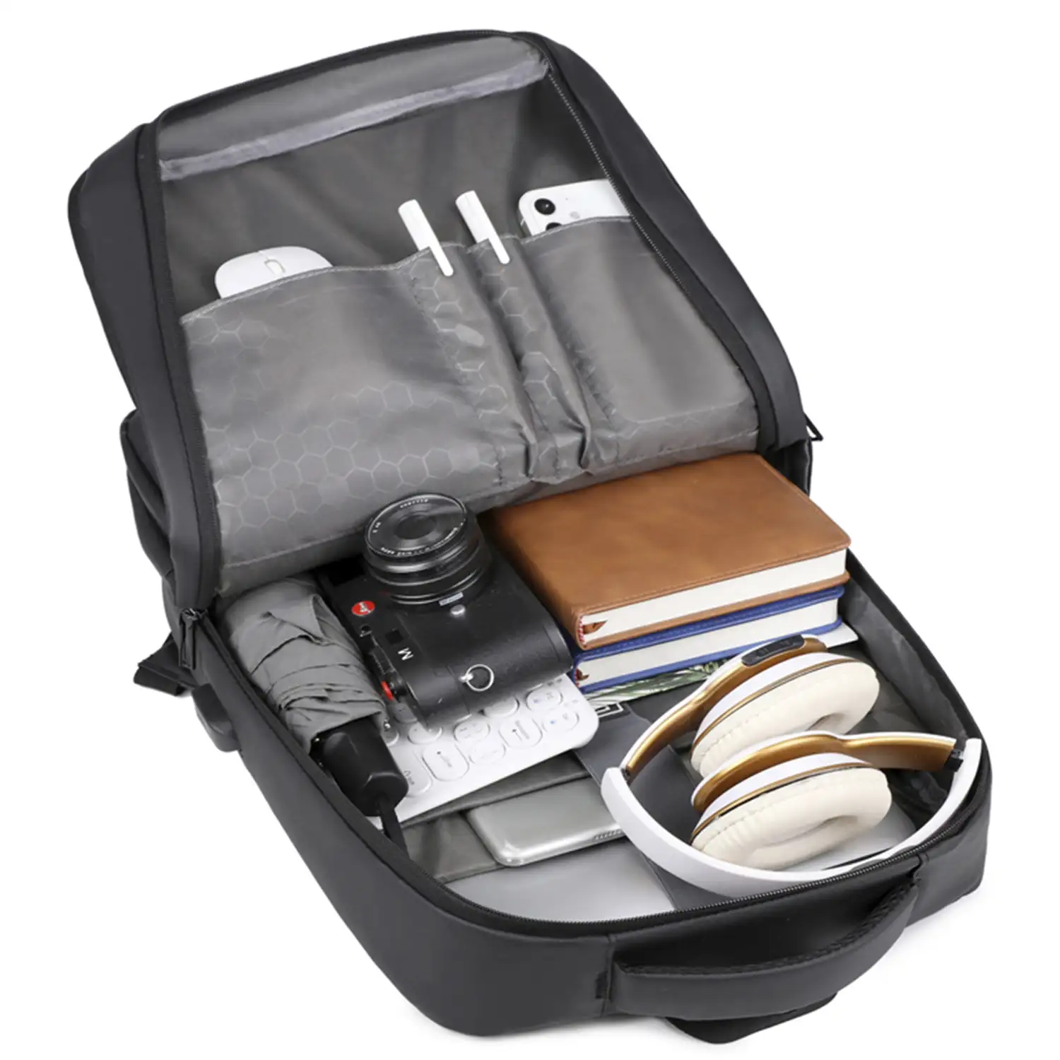 Mochila de viaje con gran resistencia, impermeable y con conexión USB. Acolchada y ventilada.