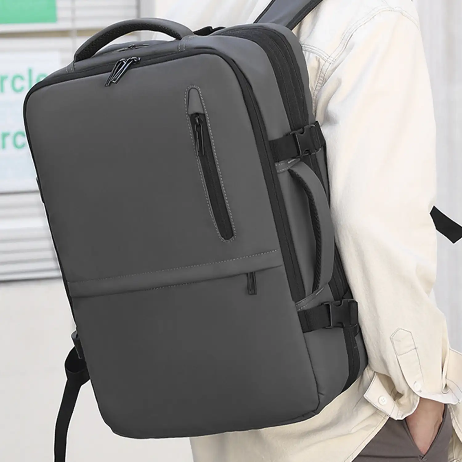 Mochila expandible viaje cabina de gran resistencia con multicompartimento y conexión USB.