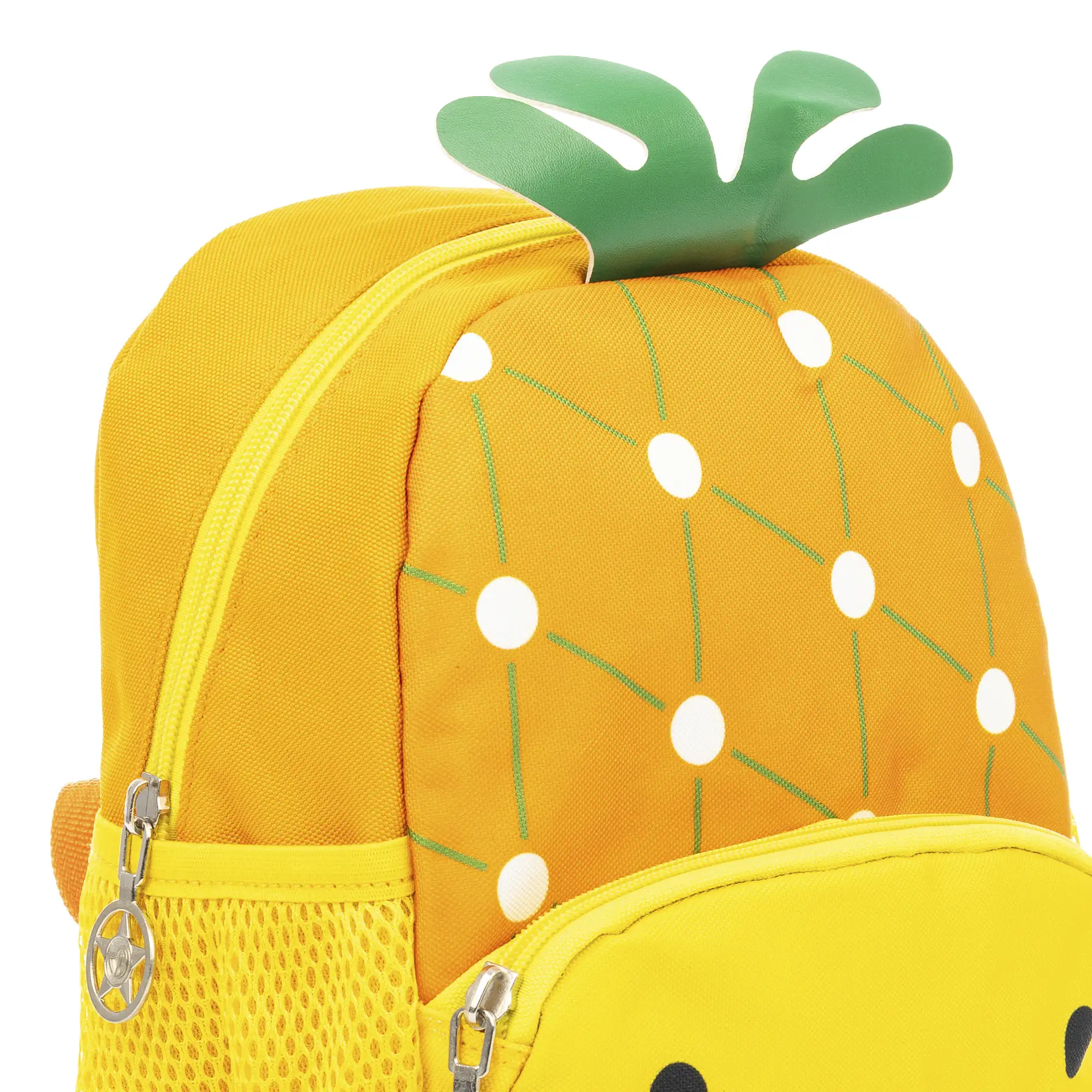 Mochila infantil con diseño de Piña. Con hombreras acolchadas, transpirables y ajustables.