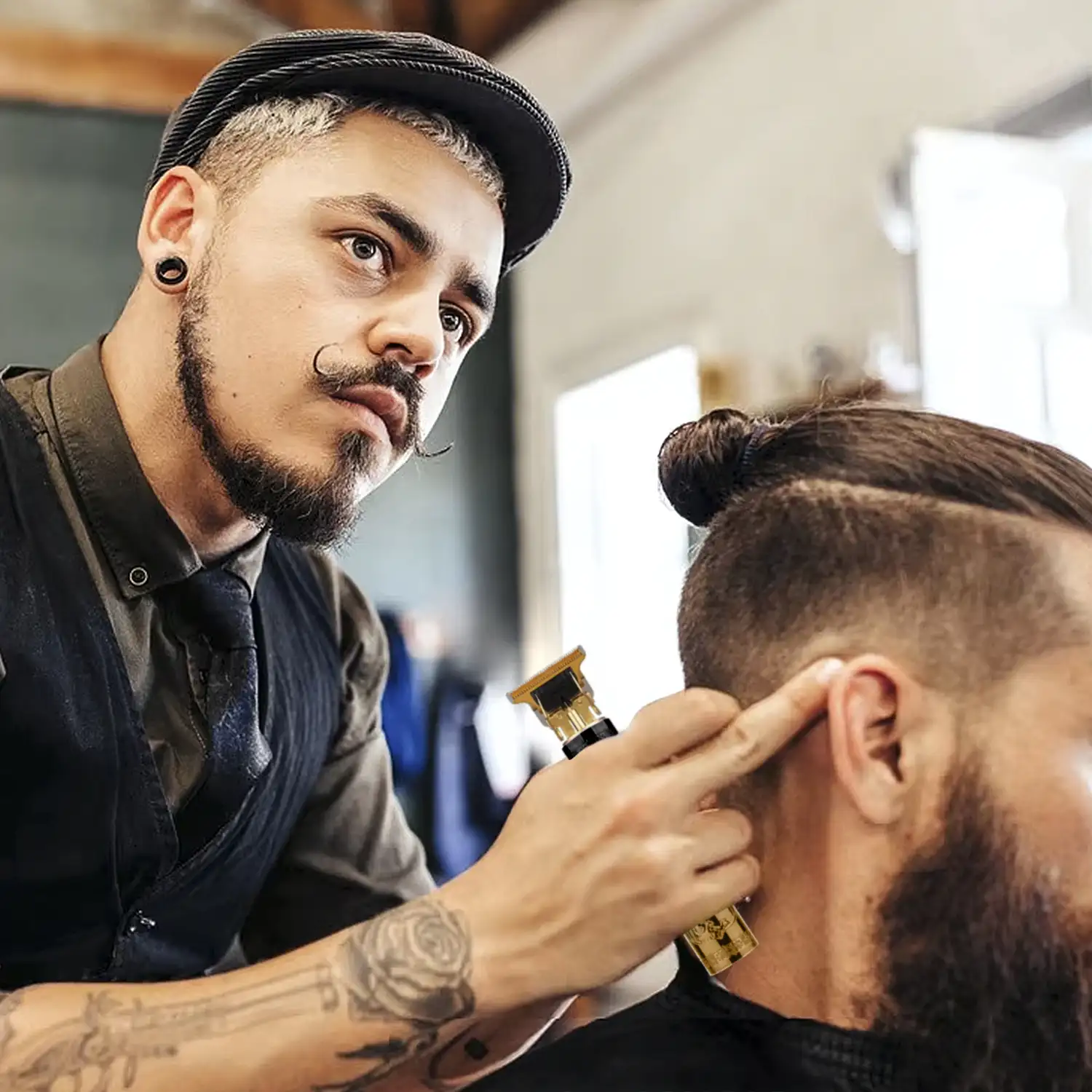 Recortador perfilador para pelo y barba con batería.