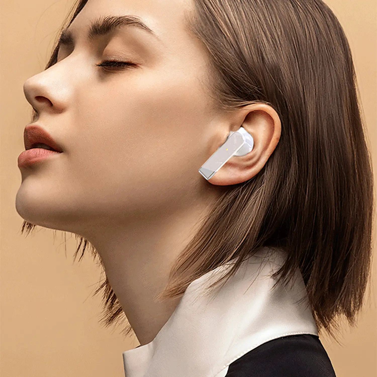 Auriculares TWS L12S Bluetooth 5.1. Control táctil. Base de carga 200mAh + 35mAh.