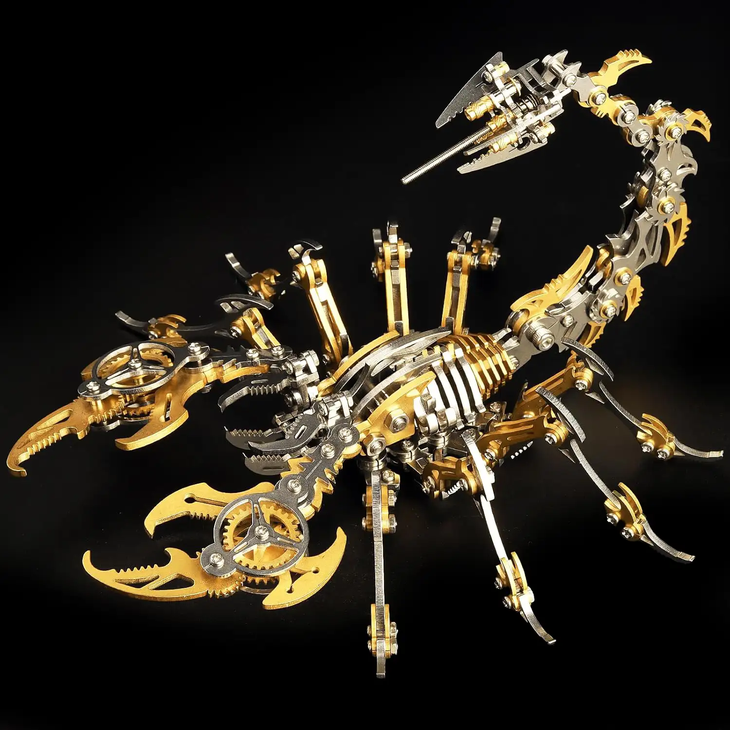 Ensamblaje 3D de acero inoxidable. Modelo Escorpión dorado.