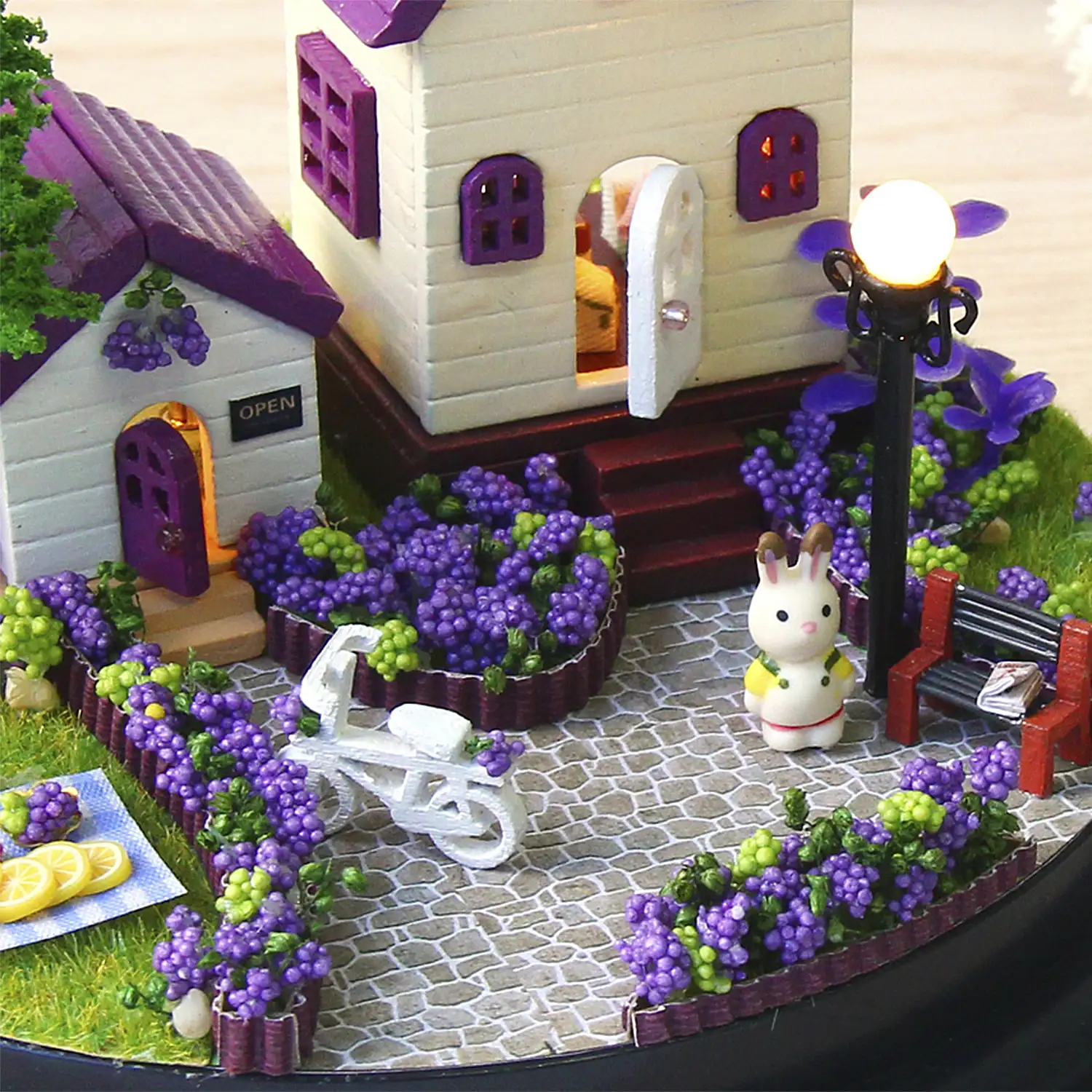 Colección Juntos Alrededor, Provenza. Maqueta 3D realista con gran detalle, cubierta antipolvo y luces led.