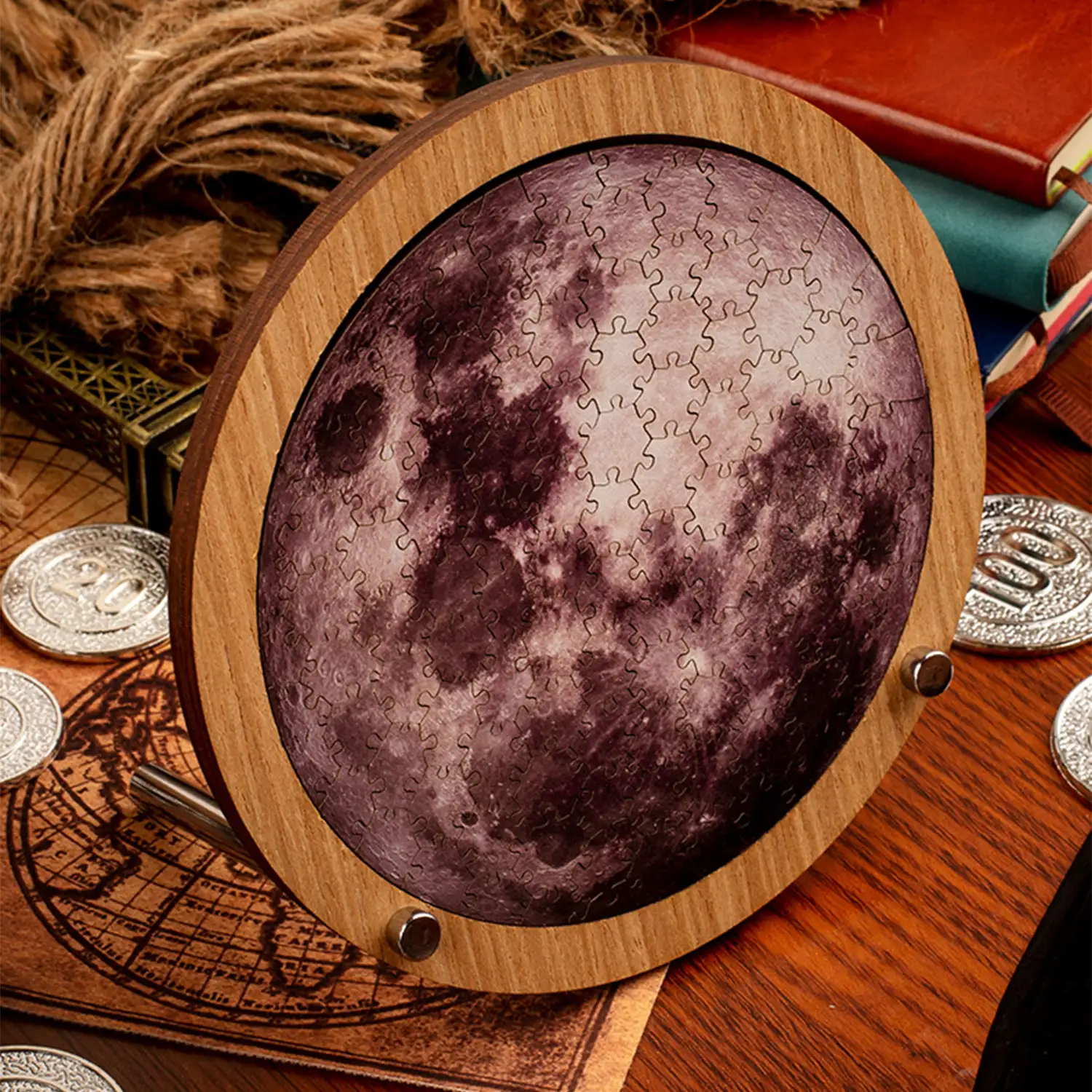 Puzle y marco de madera con 110 piezas. Diseño Luna.