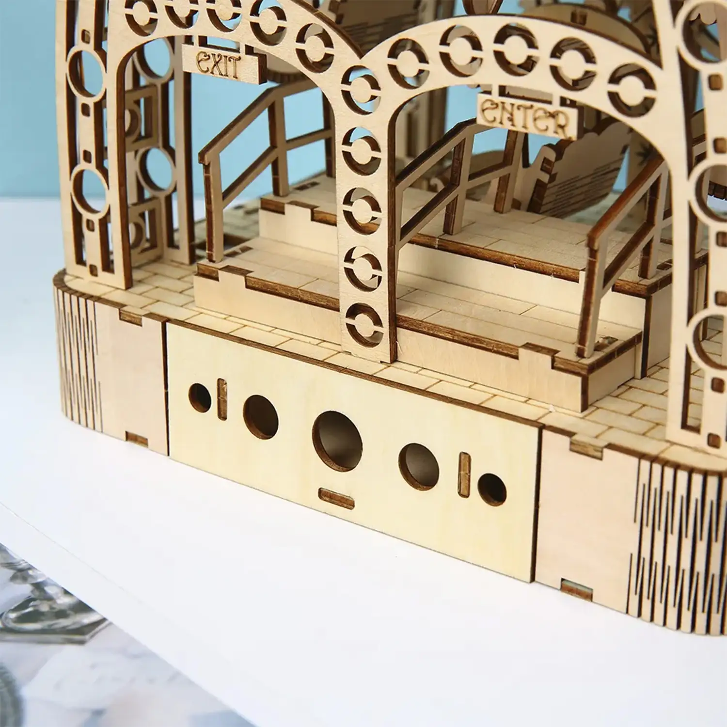 Maqueta de Madera 3D, diseño de Noria Manual con movimiento mecánico. 222 piezas.