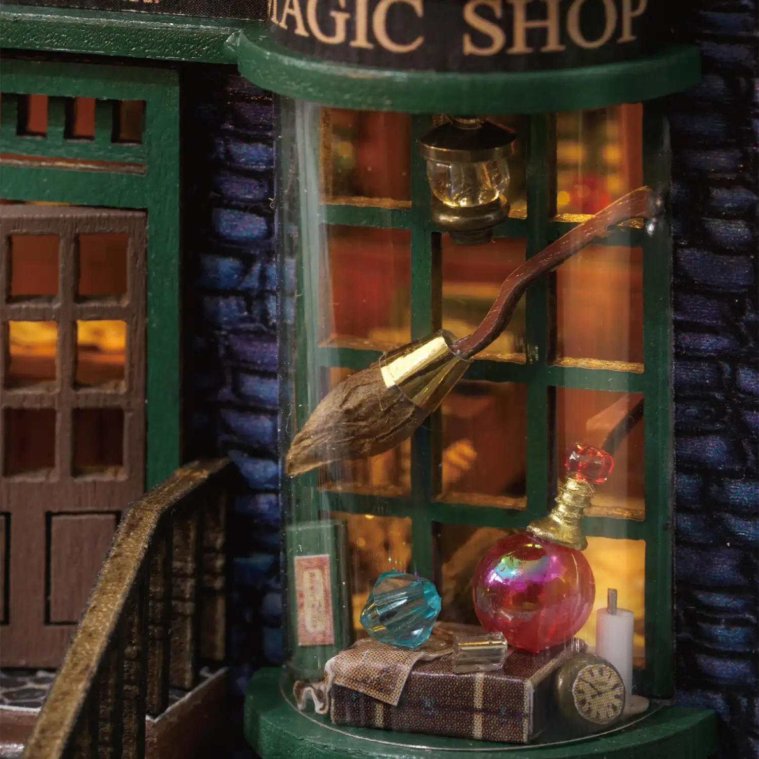 Tienda de magia. Maqueta 3D con diseño de panel de puerta abierta, realista con gran detalle y luces led.