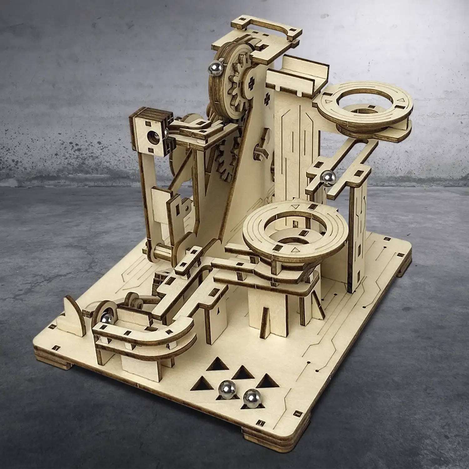 Maqueta de Madera 3D, con movimiento mecánico diseño de Bolas de Piedra en Espiral. 153 piezas.