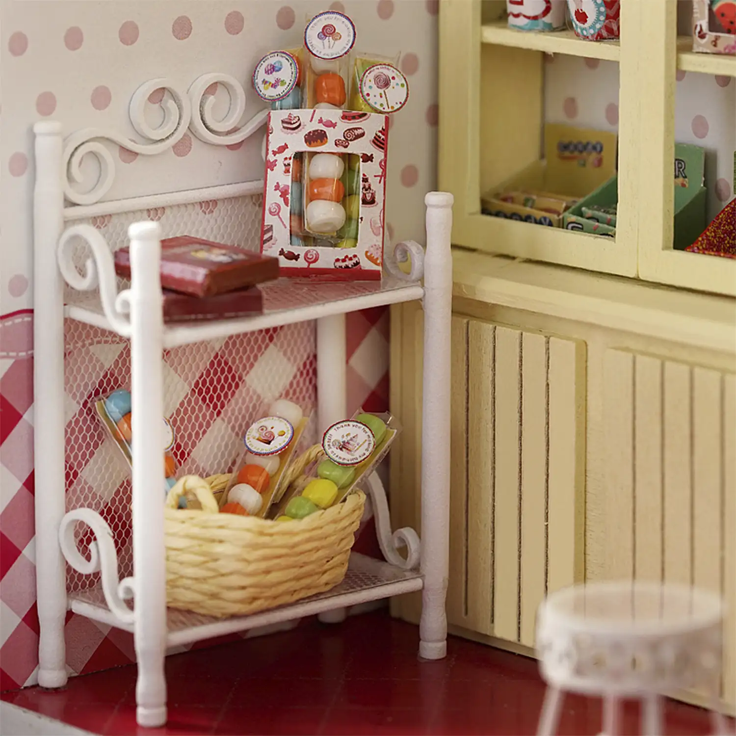 Tienda de dulces. Maqueta 3D con diseño de panel de puerta abierta, realista con gran detalle y luces led.