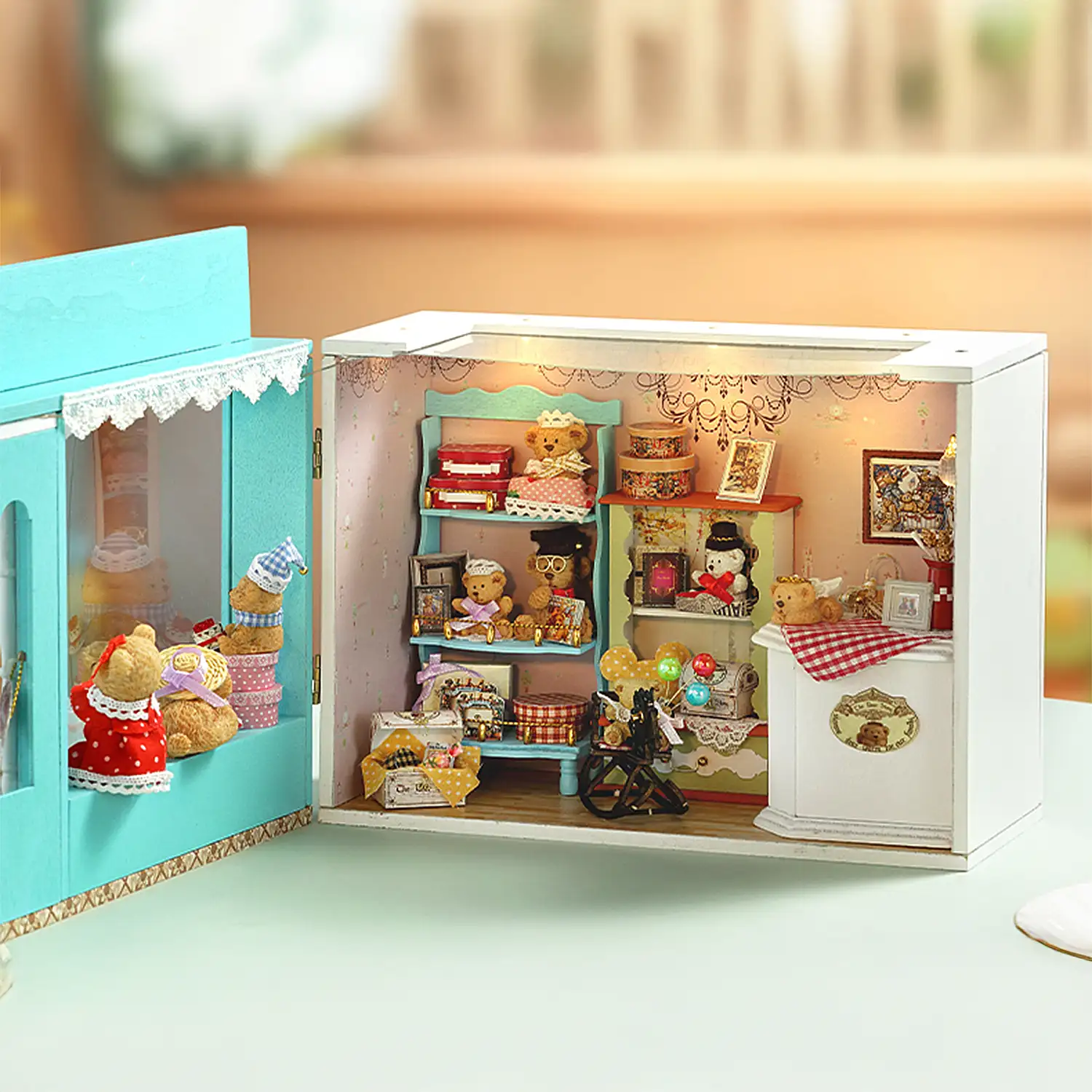 Tienda La historia del Oso. Maqueta 3D con diseño de panel de puerta abierta, realista con gran detalle y luces led.