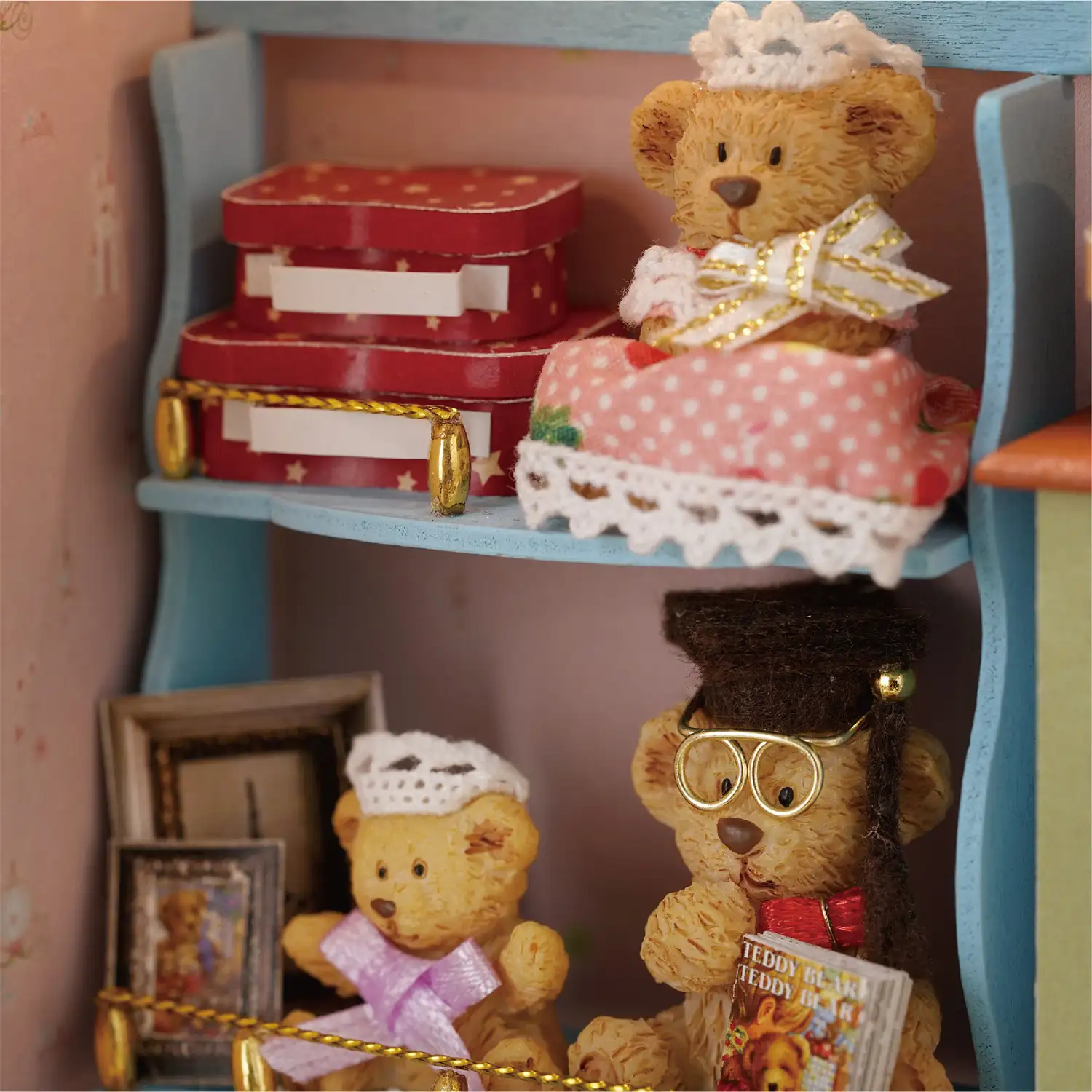 Tienda La historia del Oso. Maqueta 3D con diseño de panel de puerta abierta, realista con gran detalle, cubierta antipolvo y luces led.