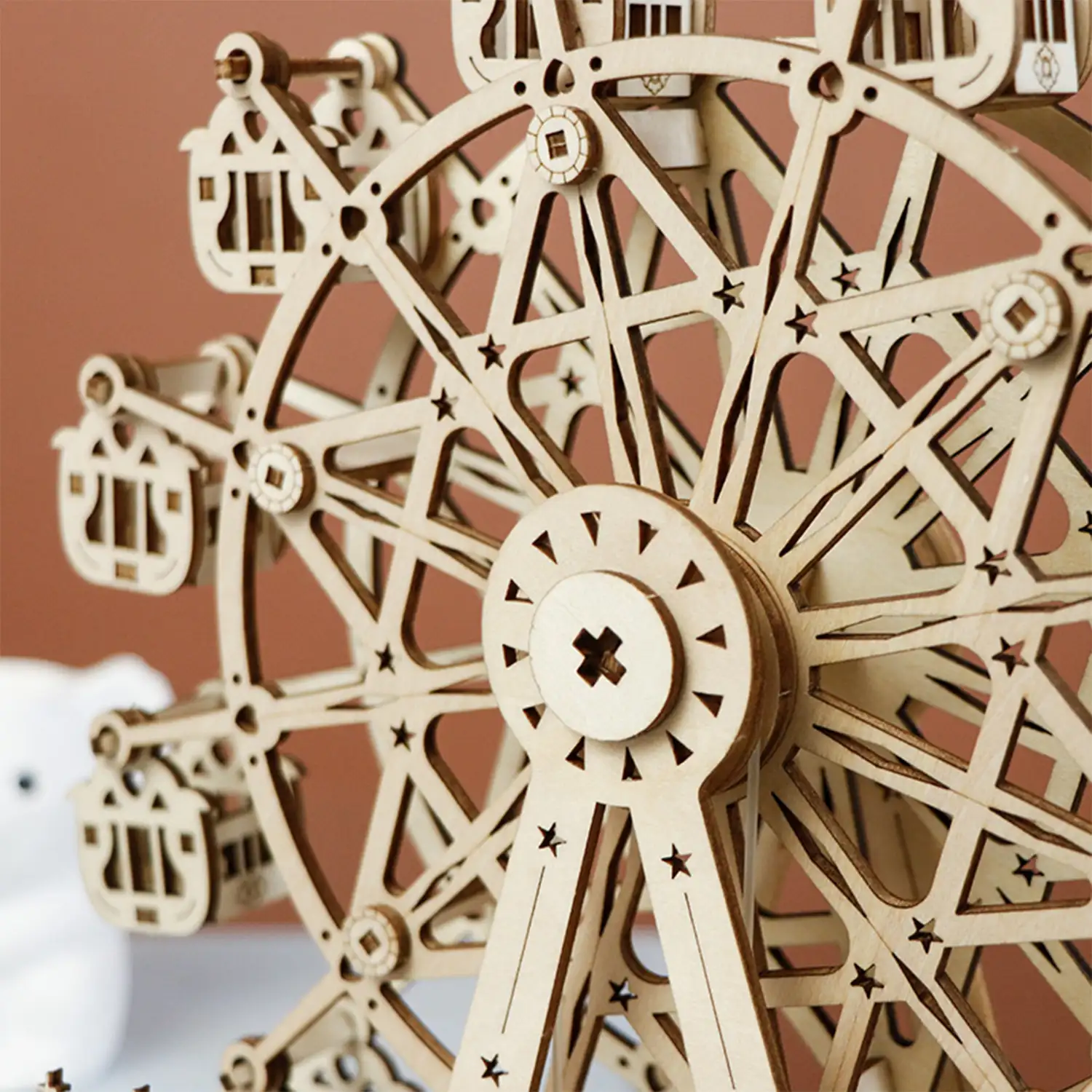 Maqueta de Madera 3D, diseño de Noria con movimiento mecánico, música y luces. 133 piezas.