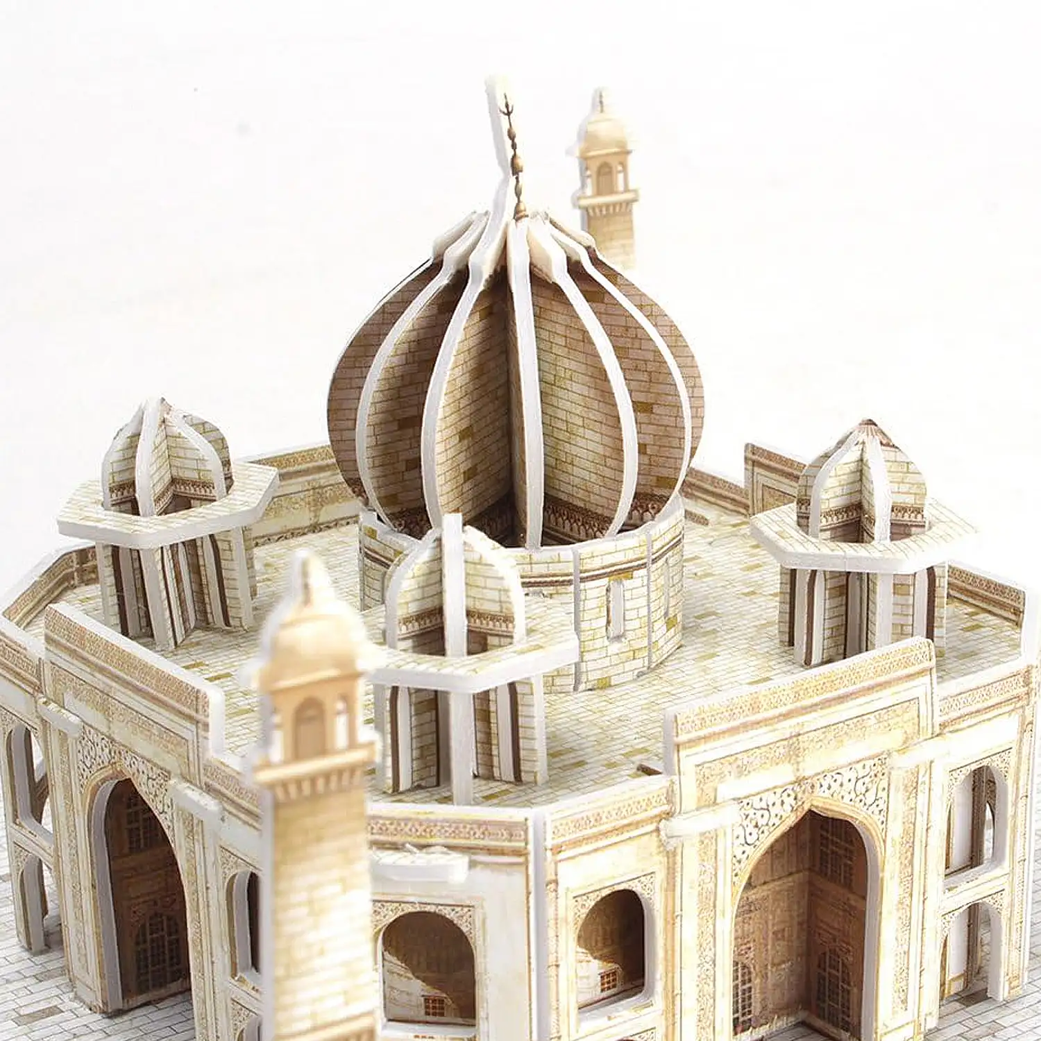 Puzle 3D de cartón del Taj Mahal situado en la India. 39 piezas.