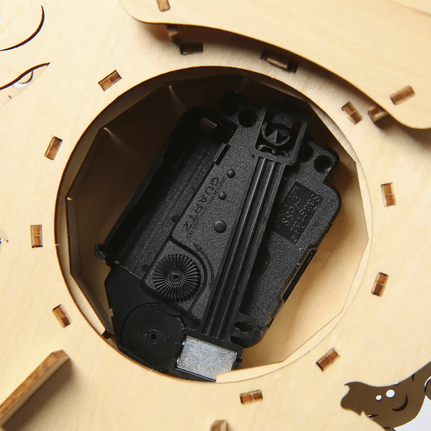 Maqueta de Madera 3D, diseño de Reloj de pared antiguo. 36 piezas.