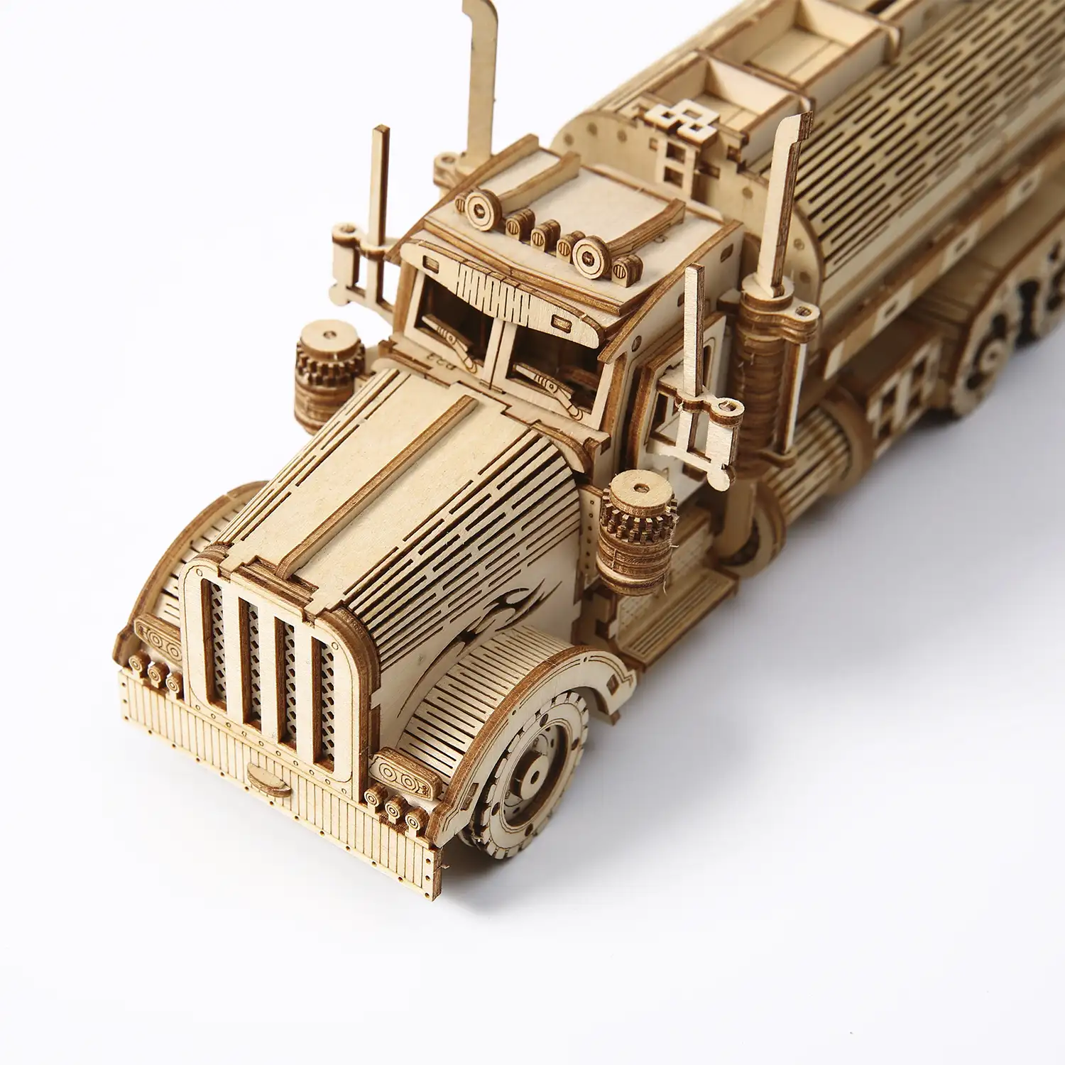 Maqueta de Madera 3D, diseño de Camión Cisterna Grande con movimiento mecánico. 307 piezas.
