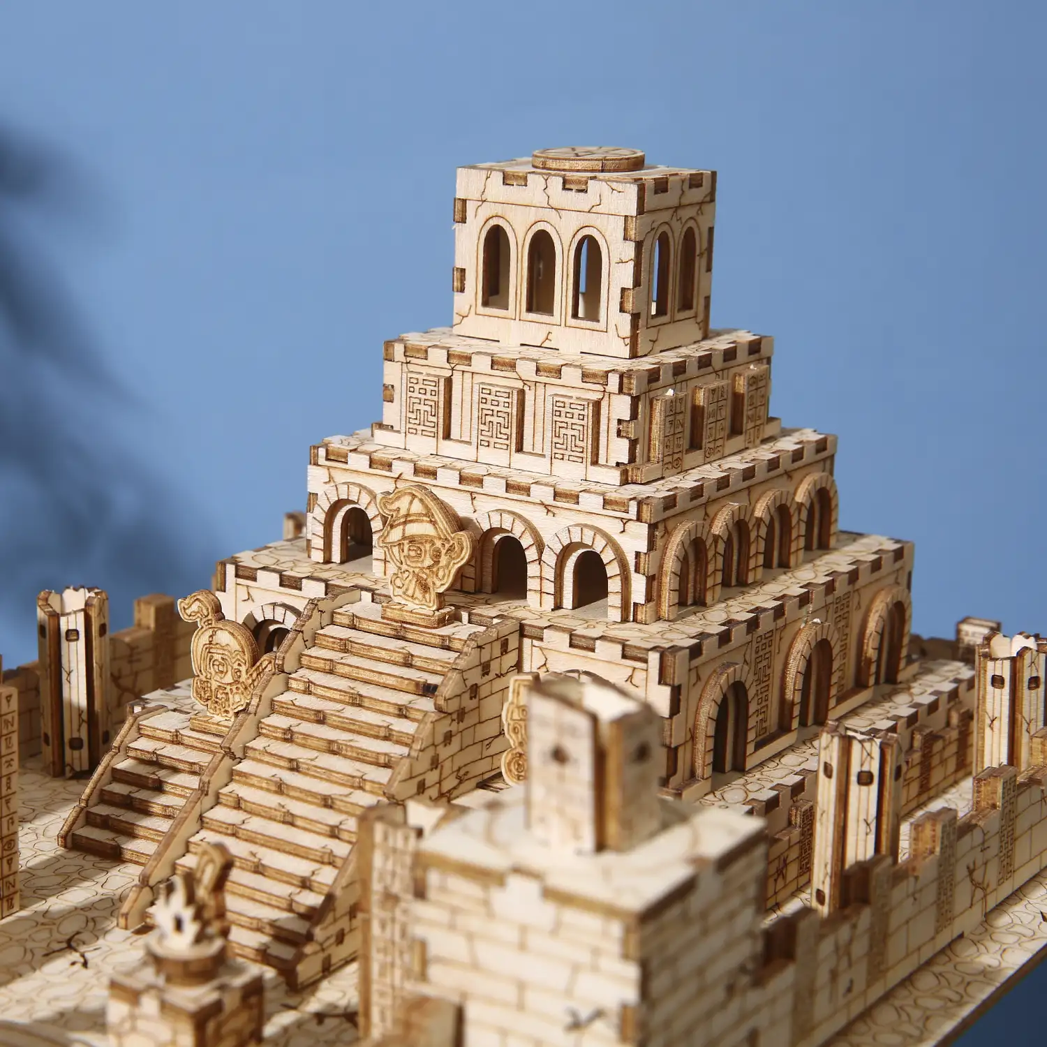 Maqueta de Madera 3D, diseño de Ruinas con movimiento mecánico. 235 piezas.