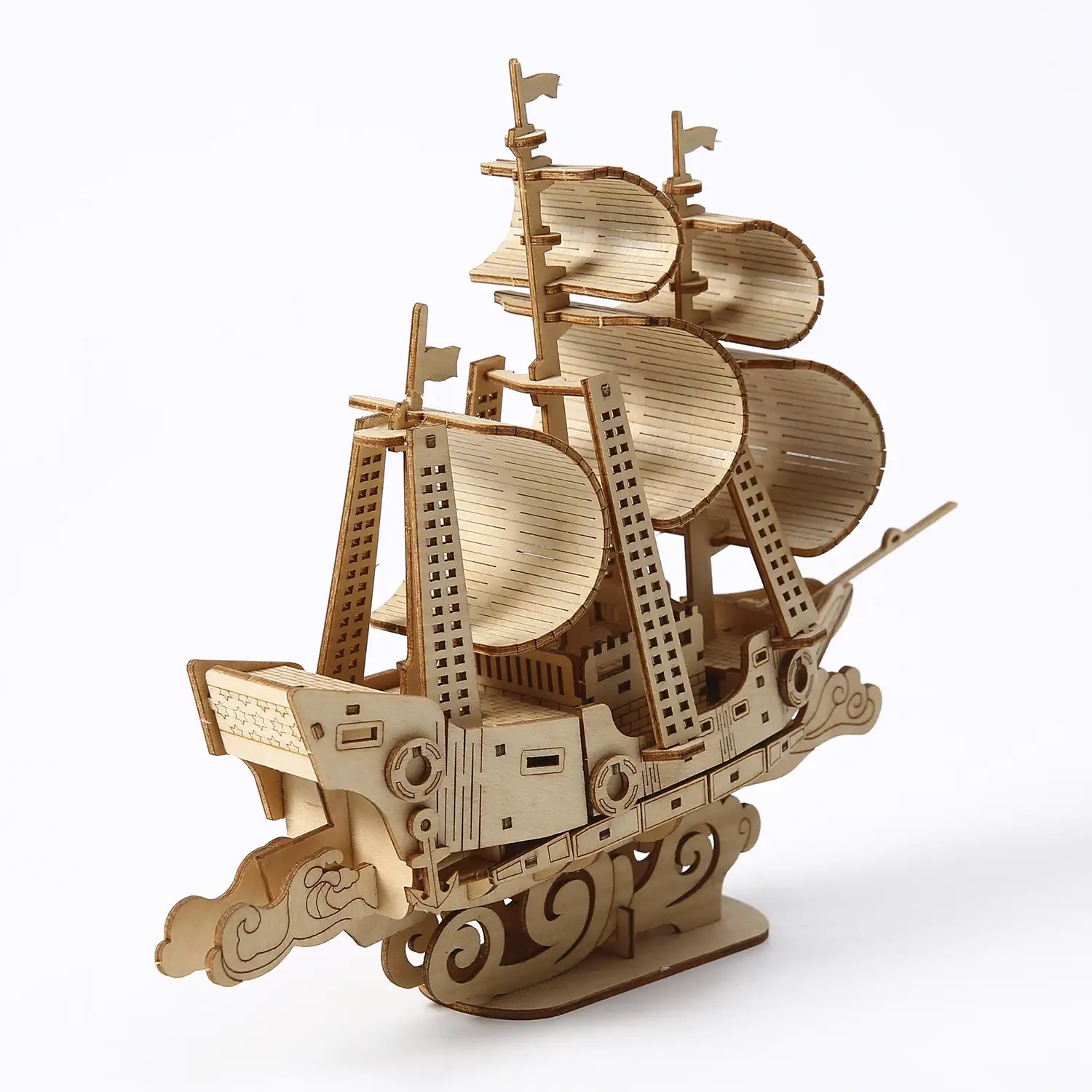 Maqueta de Madera 3D, diseño de Barco de vela con movimiento mecánico. 83 piezas.