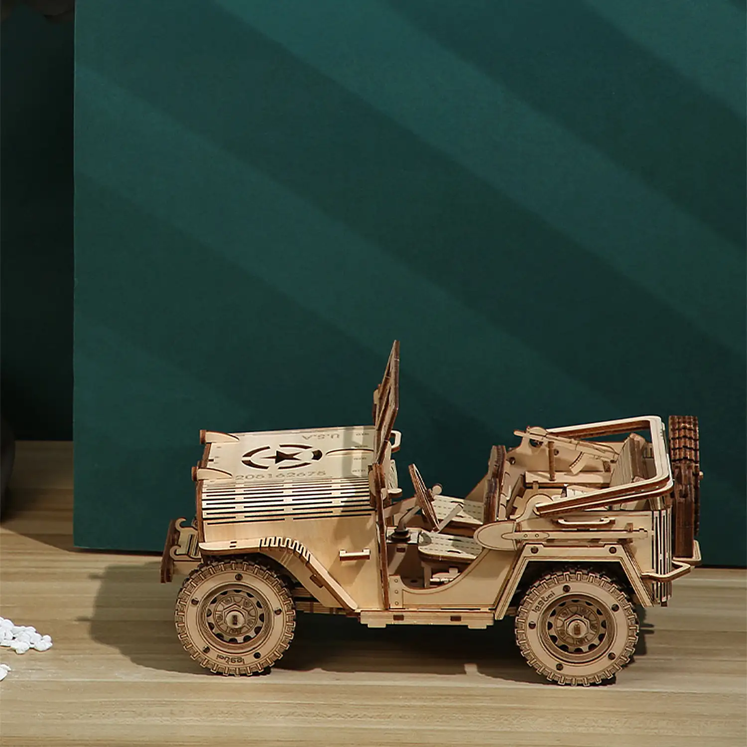 Maqueta de Madera 3D, diseño de Todoterreno con movimiento mecánico. 395 piezas.