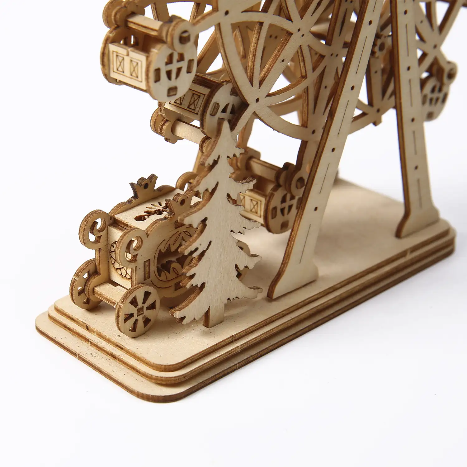 Maqueta de Madera 3D, diseño de Noria con carruaje con movimiento mecánico. 104 piezas.
