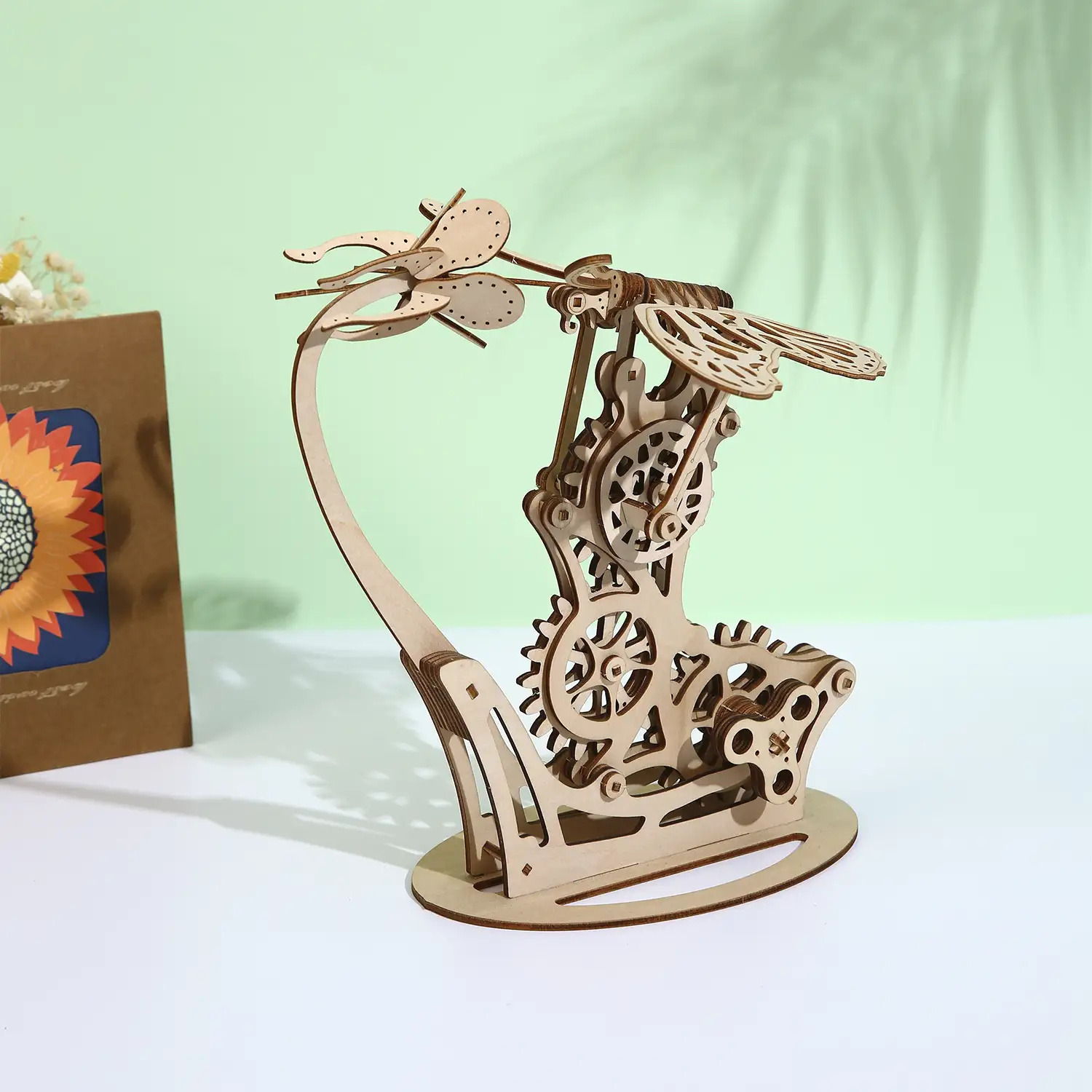 Maqueta de Madera 3D, diseño de Mariposa con movimiento mecánico. 138 piezas.