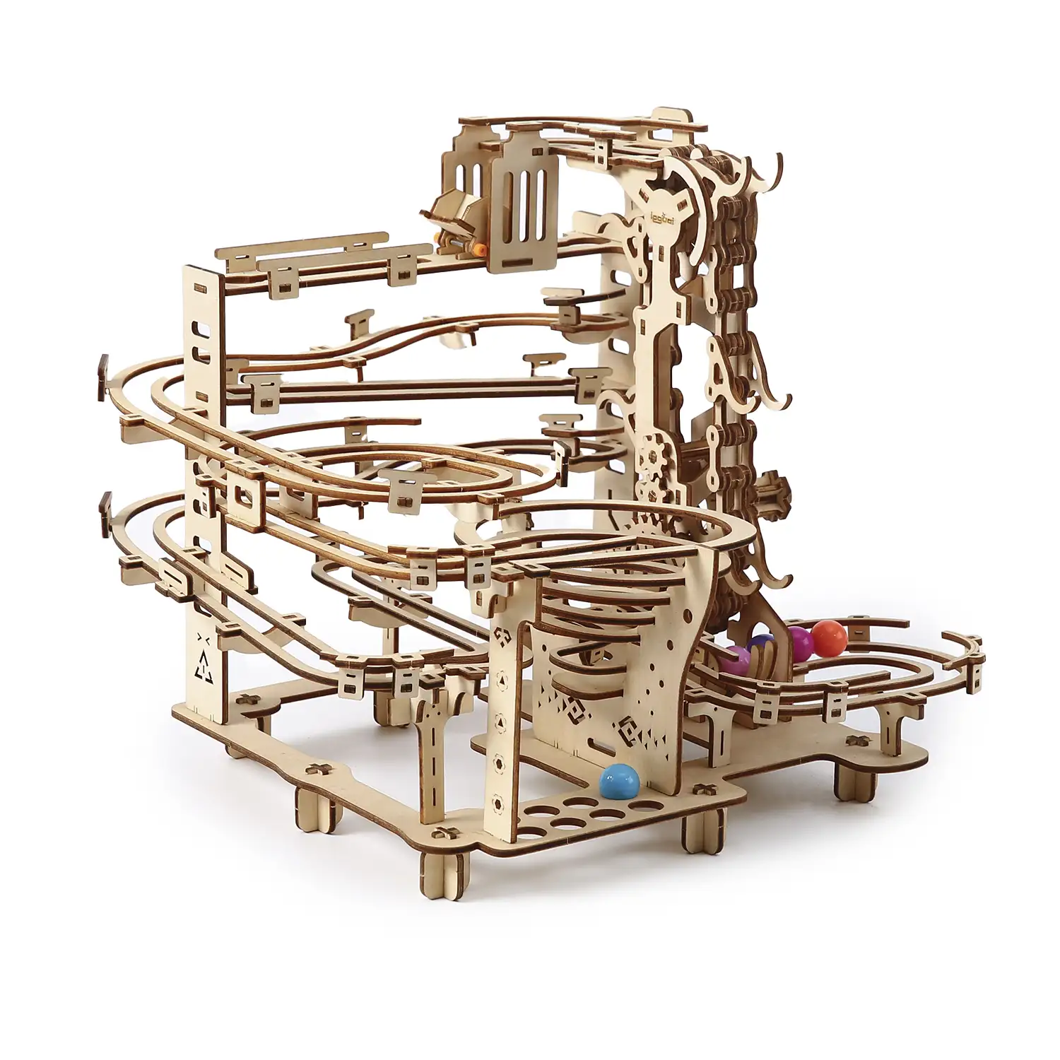 Maqueta de Madera 3D, diseño de Circuito para canicas con movimiento mecánico. 335 piezas.