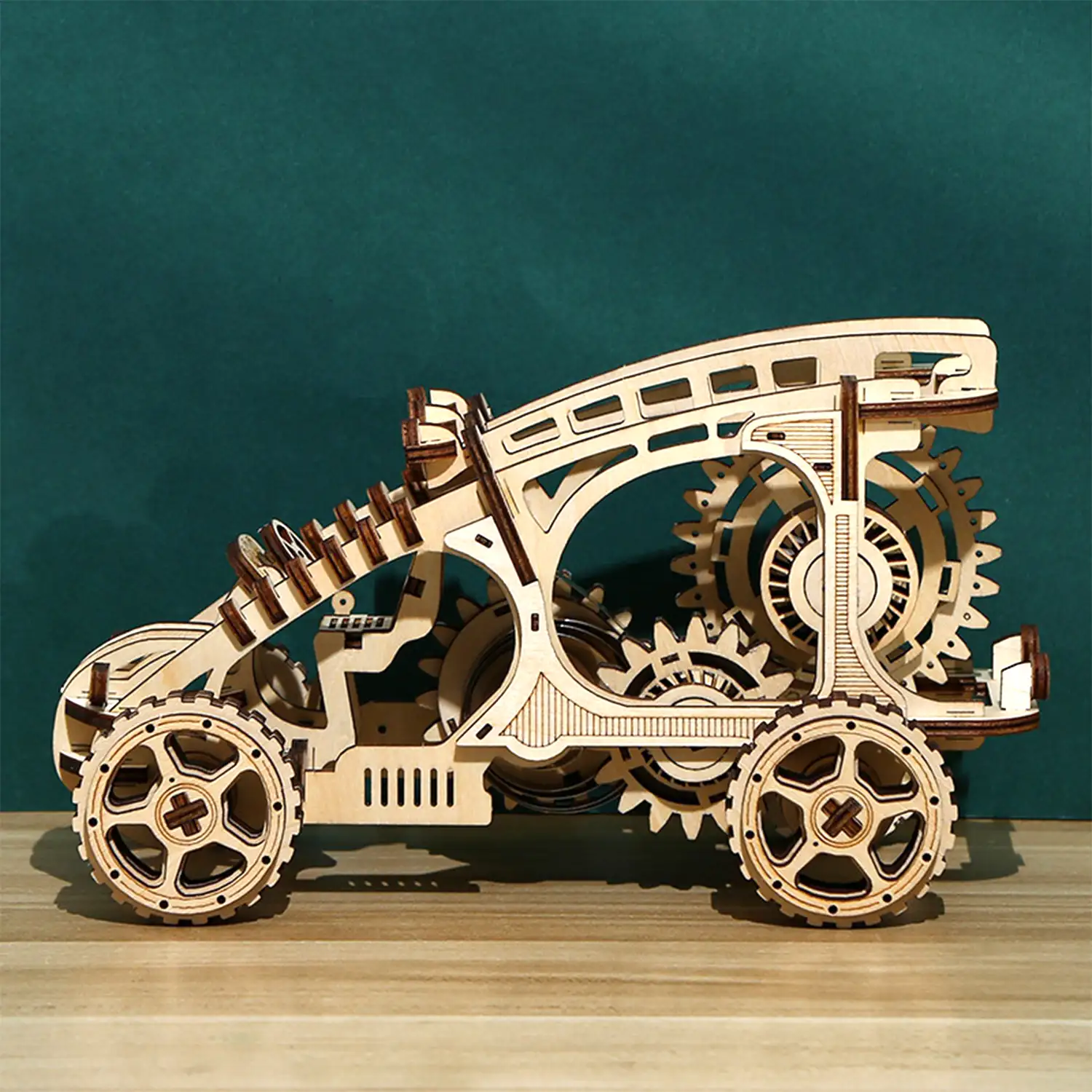 Maqueta de Madera 3D, diseño de Coche de choque con movimiento mecánico. 168 piezas.
