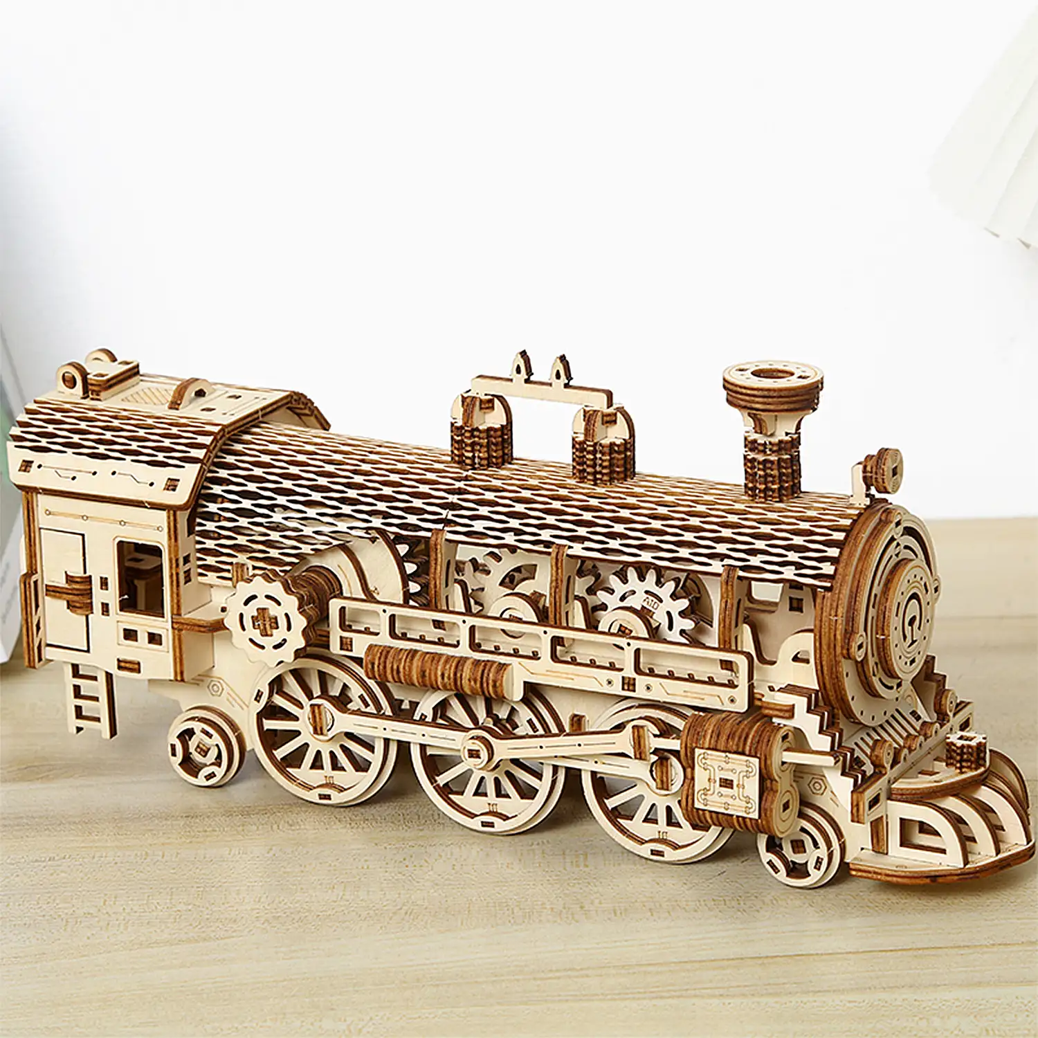 Maqueta de Madera 3D, diseño de Tren de vapor con movimiento mecánico. 361 piezas.