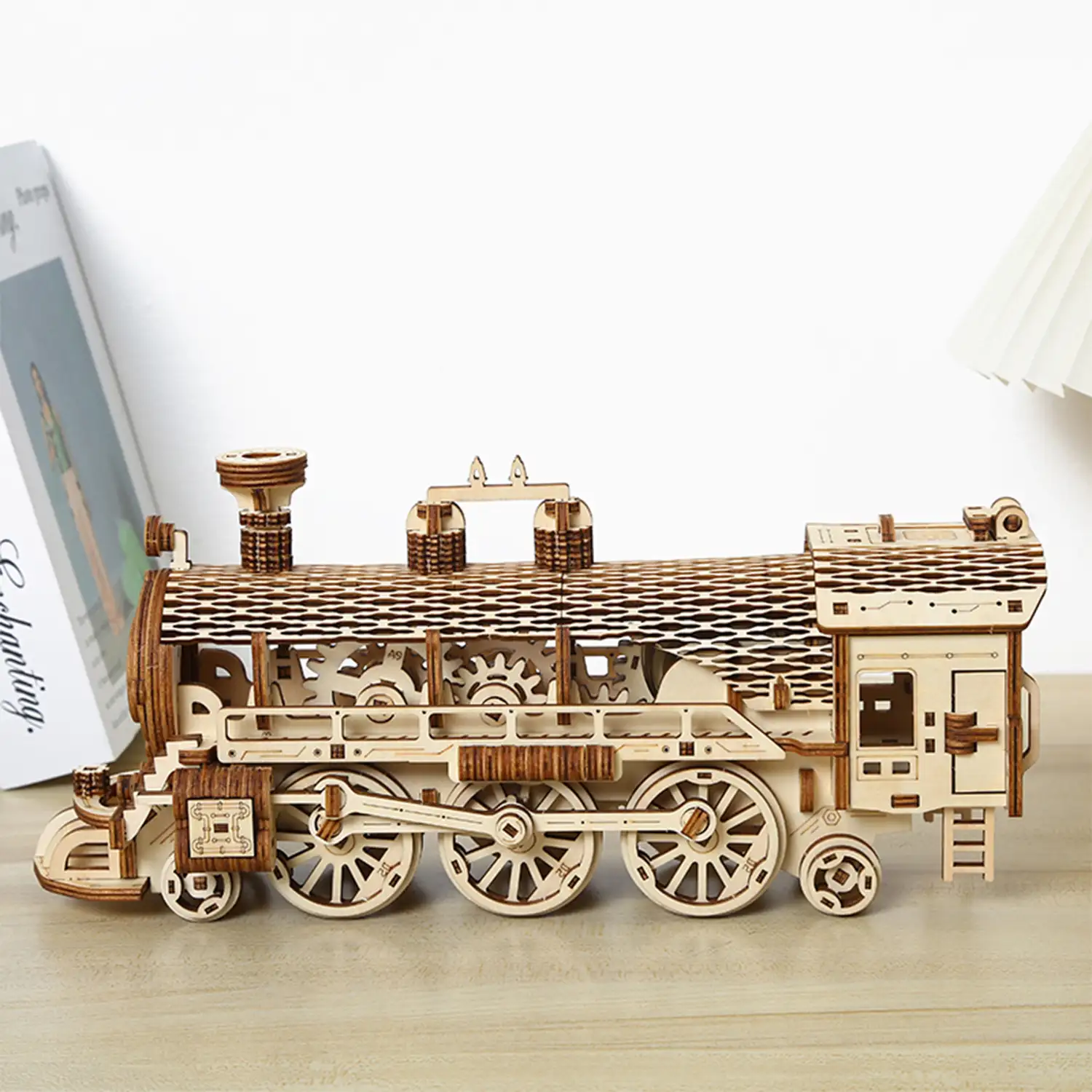 Maqueta de Madera 3D, diseño de Tren de vapor con movimiento mecánico. 361 piezas.