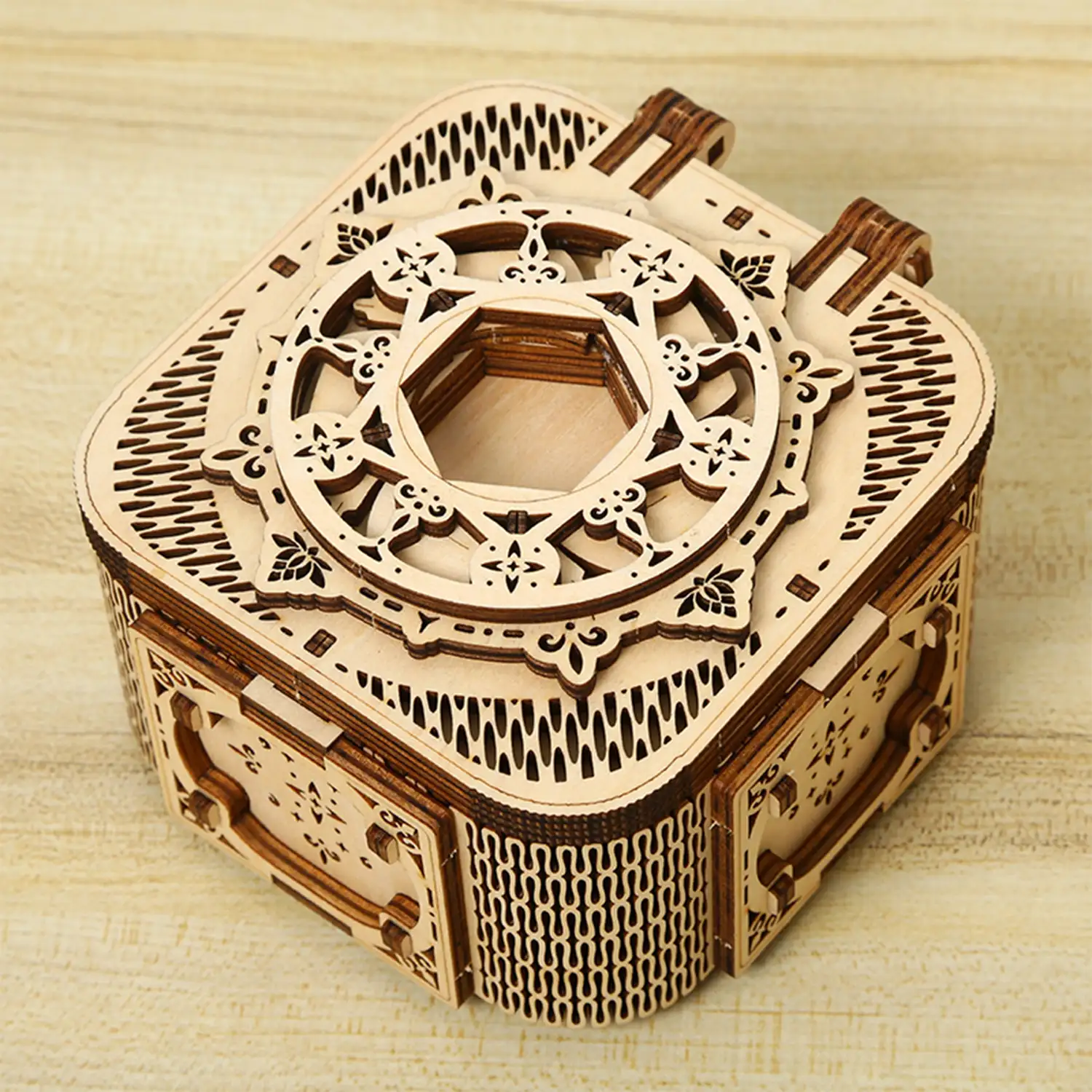 Maqueta de Madera 3D, diseño de Caja de música con movimiento mecánico. 68 piezas.