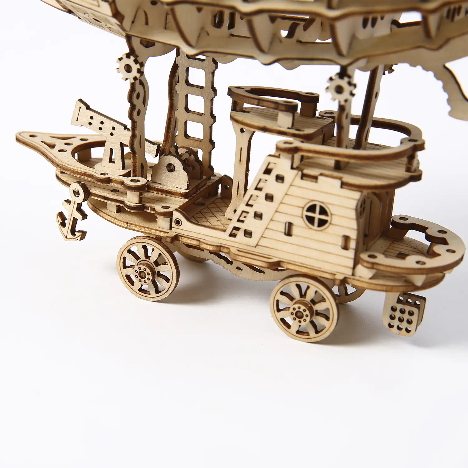 Maqueta de Madera 3D, diseño de Teledirigible con movimiento mecánico. 160 piezas.