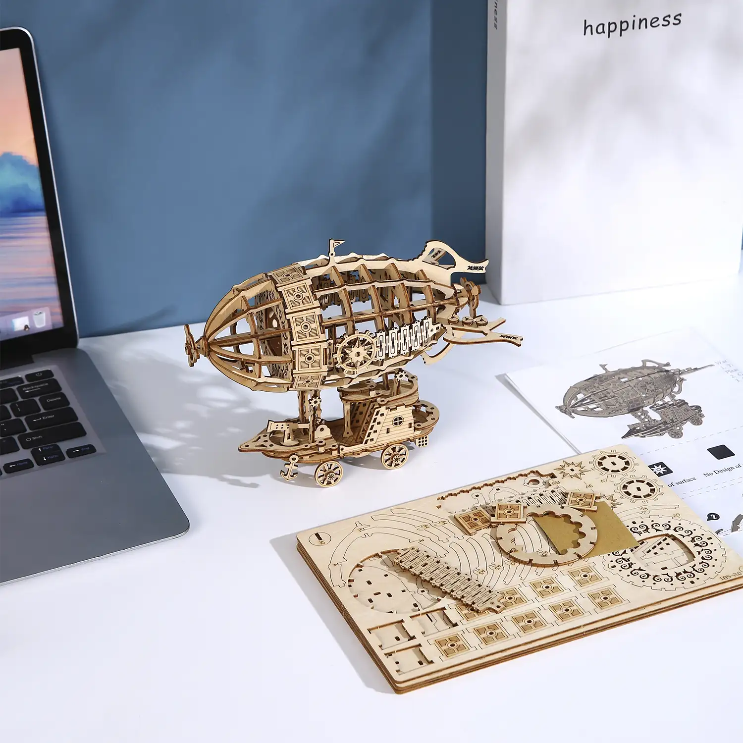 Maqueta de Madera 3D, diseño de Teledirigible con movimiento mecánico. 160 piezas.
