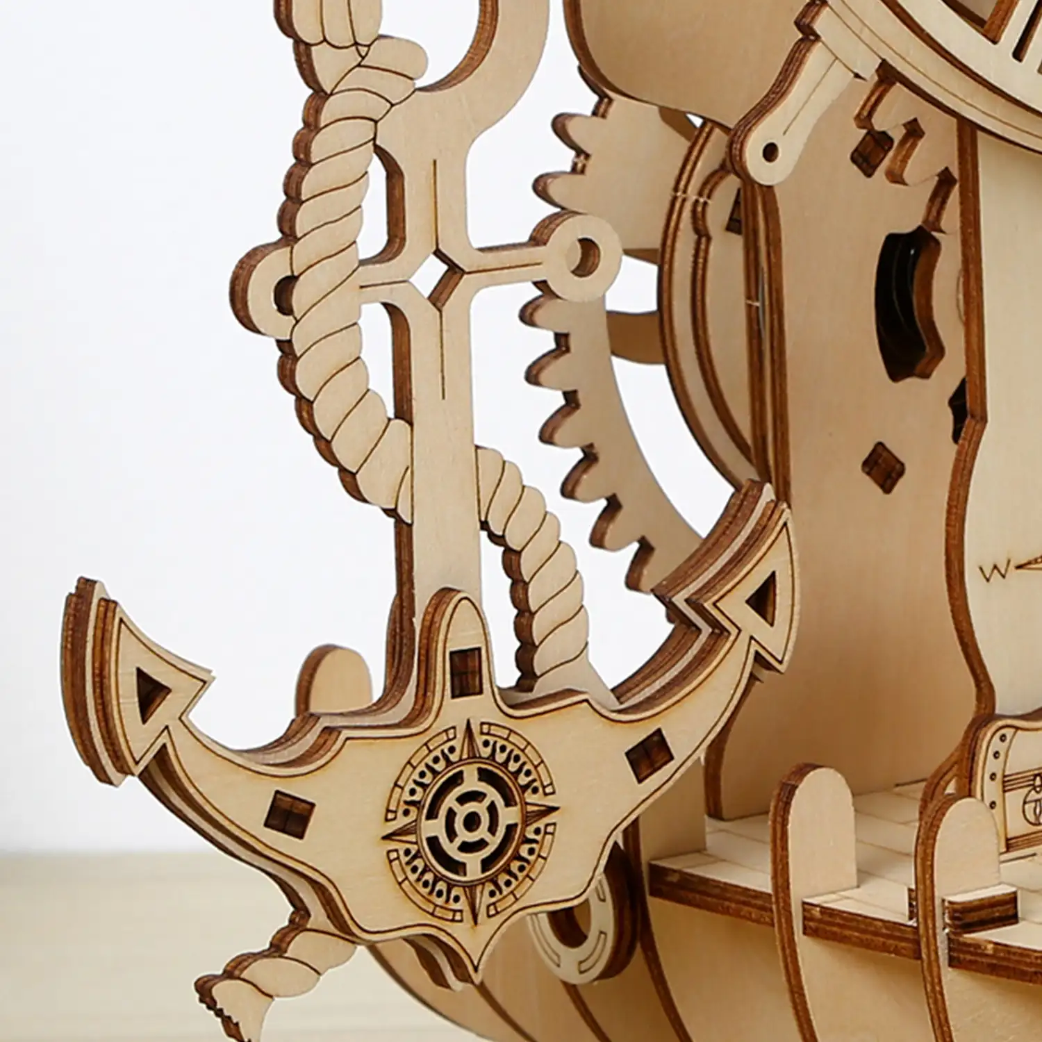 Maqueta de Madera 3D, reloj con diseño de Barco pirata con movimiento mecánico. 123 piezas.