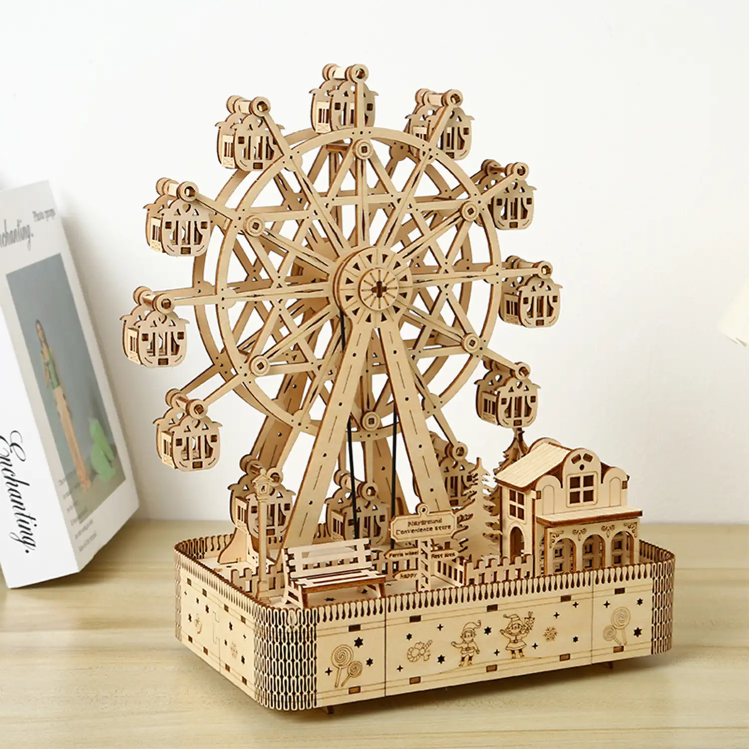 Maqueta de Madera 3D, diseño de Noria con música y movimiento mecánico. 183 piezas.