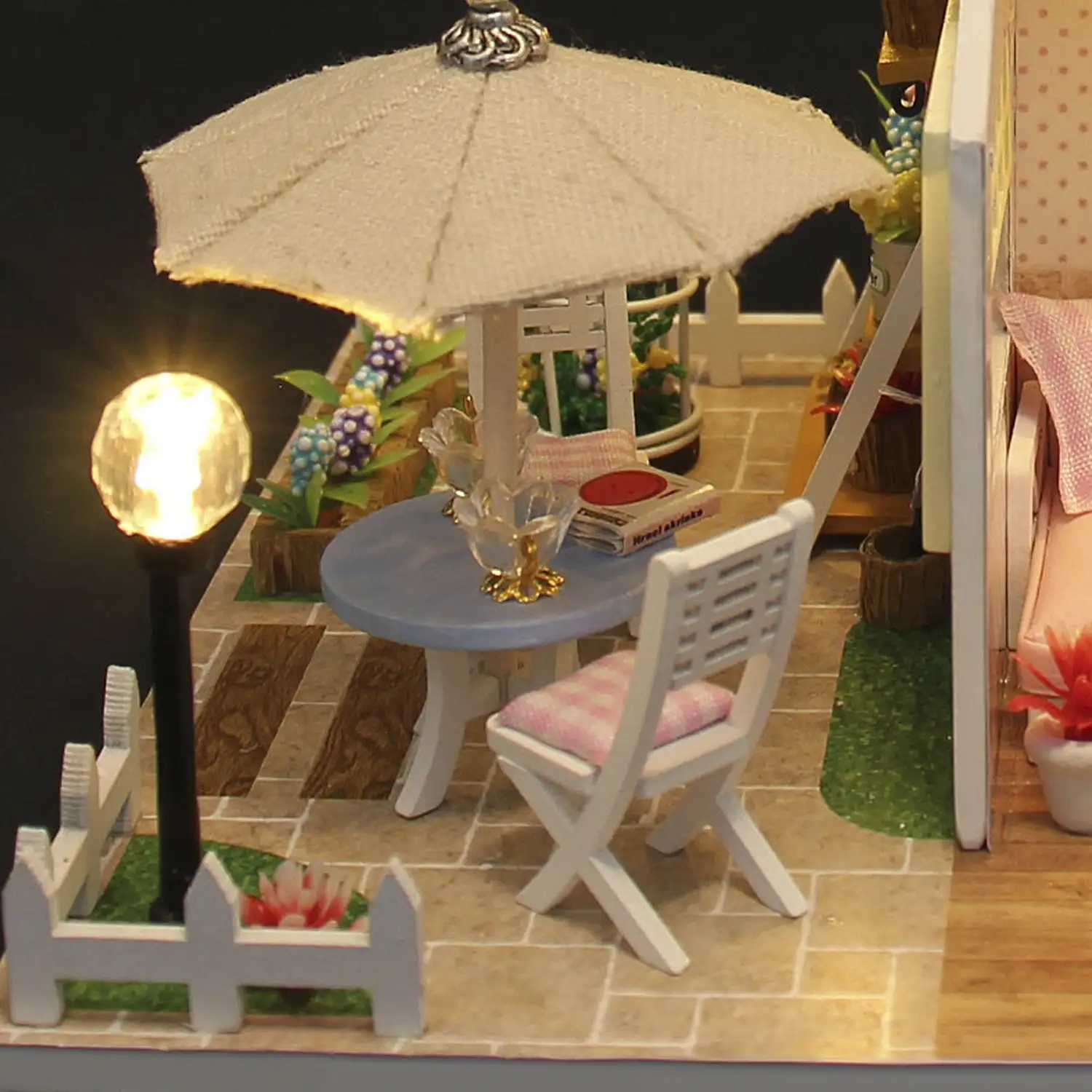 Ático rosa. Maqueta 3D realista con gran detalle y luces led.