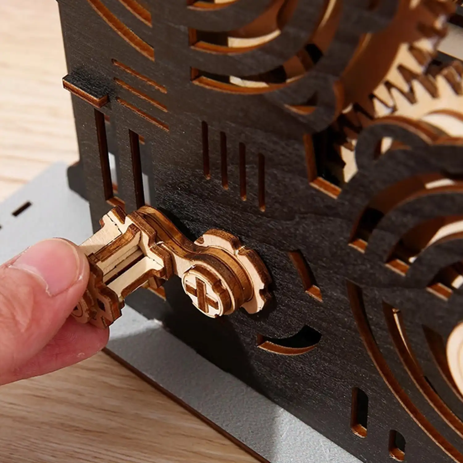 Maqueta de Madera 3D, diseño de Vía mecánica con movimiento. 133 piezas.