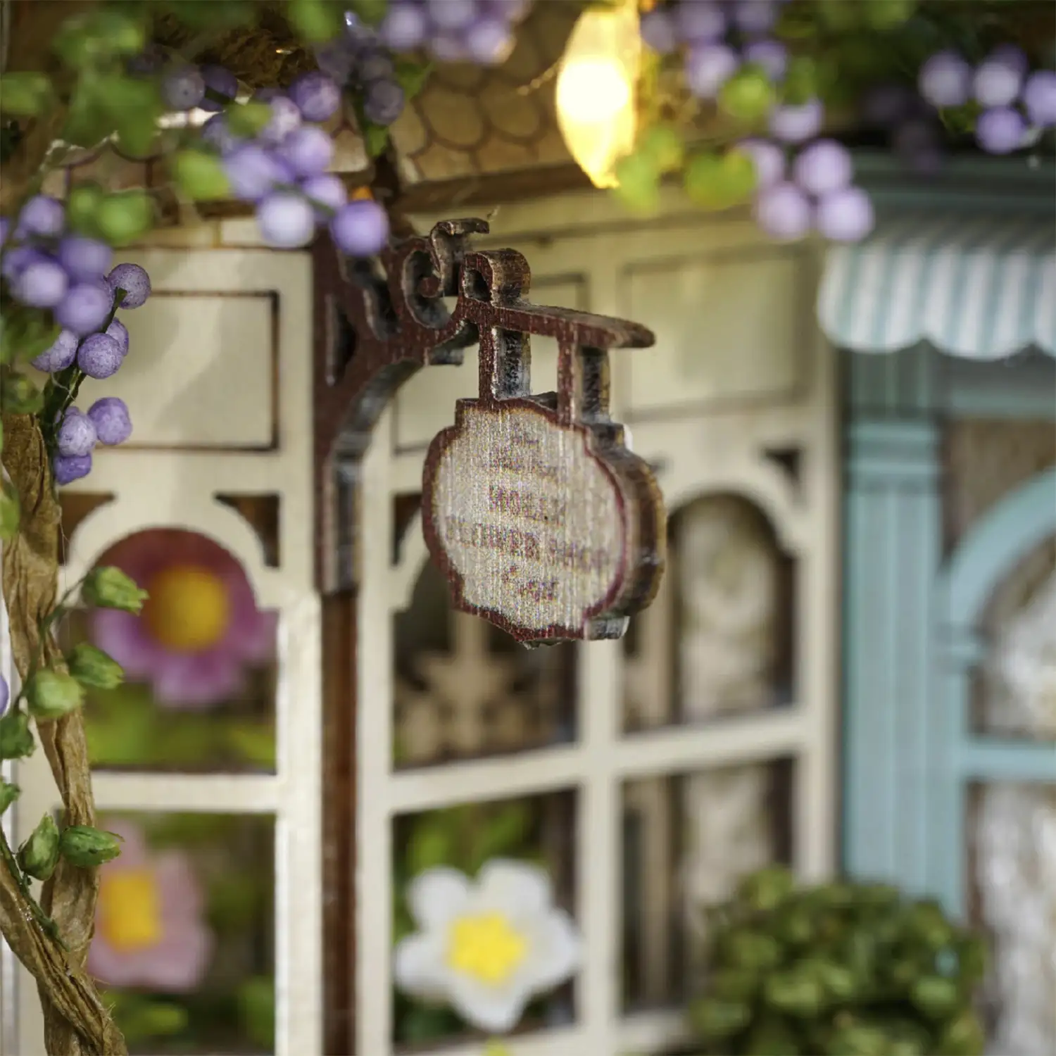 Colección Cubo fantástico, Jardín de Molly. Maqueta plegable 3D realista con gran detalle y luces led.