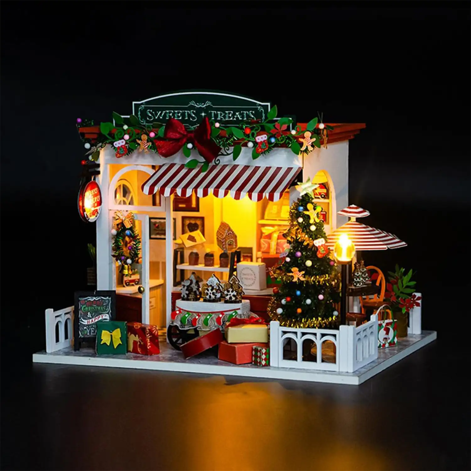 Casa de dulces navideña. Maqueta 3D realista con gran detalle y luces led.