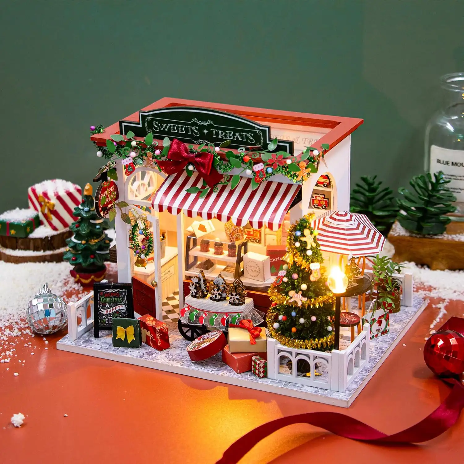 Casa de dulces navideña. Maqueta 3D realista con gran detalle y luces led.