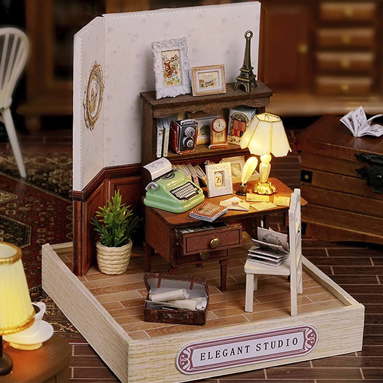 Colección Rincón de la felicidad, Estudio elegante. Maqueta 3D realista con gran detalle y luces led.