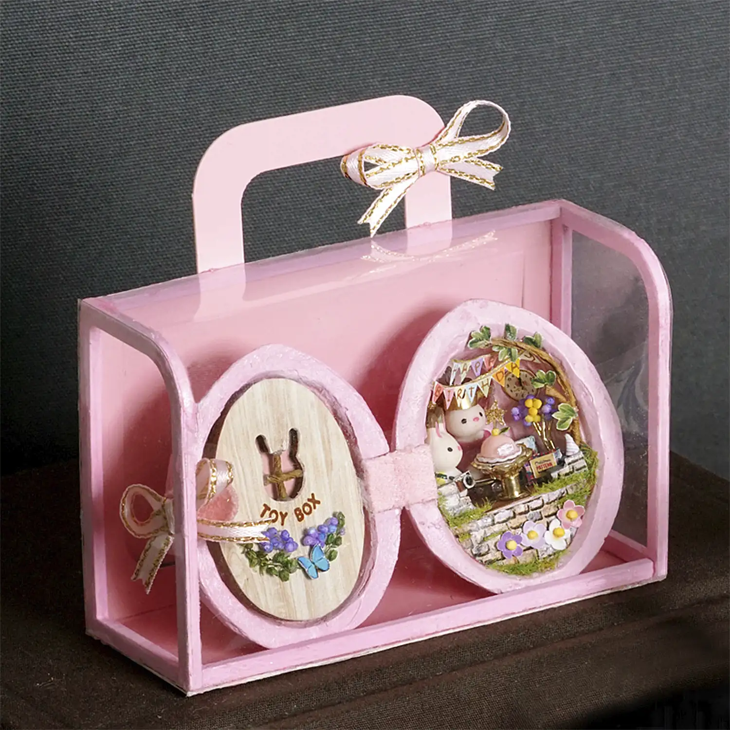 Colección Semillas del Mundo. Dulce Fiesta. Maqueta de madera 3D, con cubierta en forma de bolso.