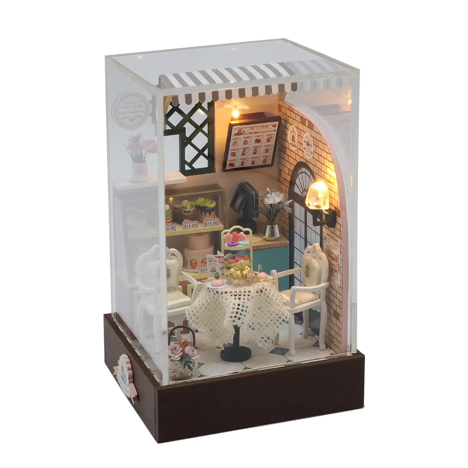 Pastelería Dulce Diario. Maqueta 3D realista con gran detalle y luces led.