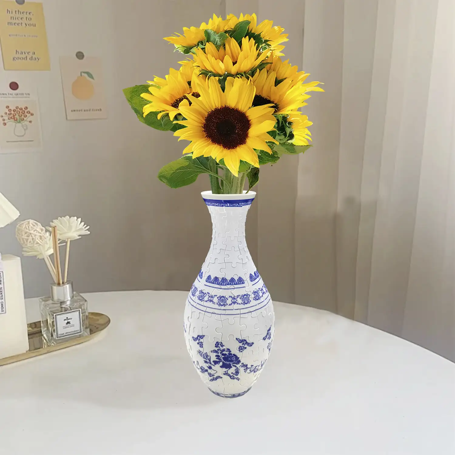 Puzle 3D en ABS con 160 piezas. Diseño Vasija tradicional con flores azules.