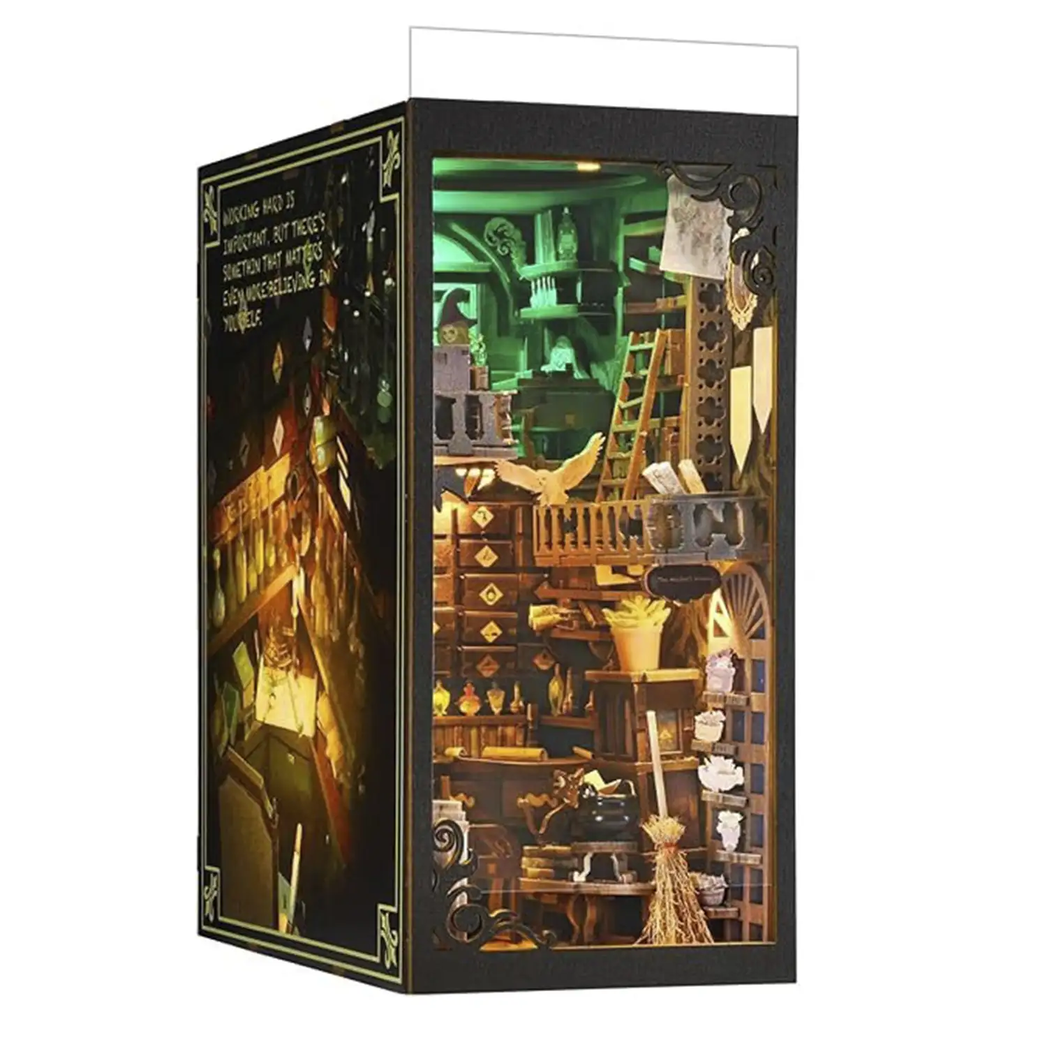 La casa de la Maestra. Book Nook de madera, diseño 3D realista con gran detalle, cubierta y luces led. 391 piezas.