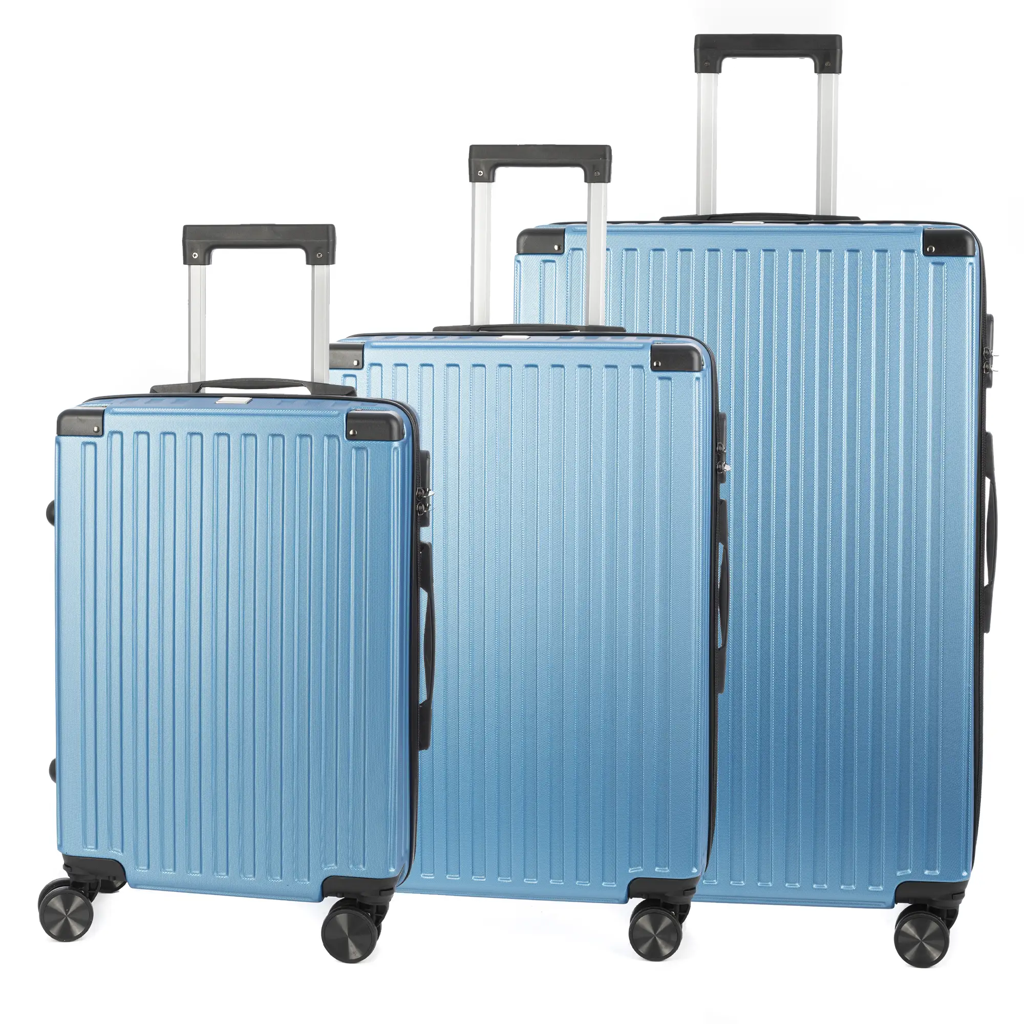 Juego de 3 maletas Trolley, en material ligero ABS de alta resistencia con esquinas reforzadas. Cerradura numérica y 4 ruedas dobles extraíbles y giratorias 360°.