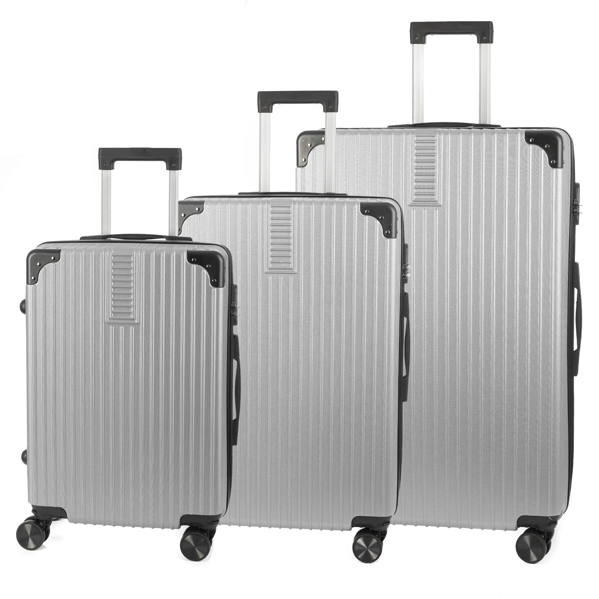 Juego de 3 maletas Trolley, en material ligero ABS de alta resistencia con esquinas reforzadas. Cerradura numérica y 4 ruedas dobles extraíbles y giratorias 360°.