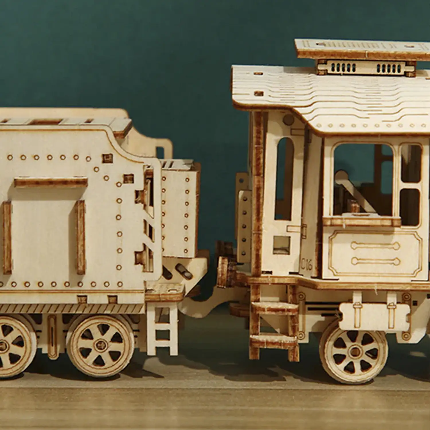 Maqueta de Madera 3D, diseño de trén de vapor con movimiento mecánico. 160 piezas.
