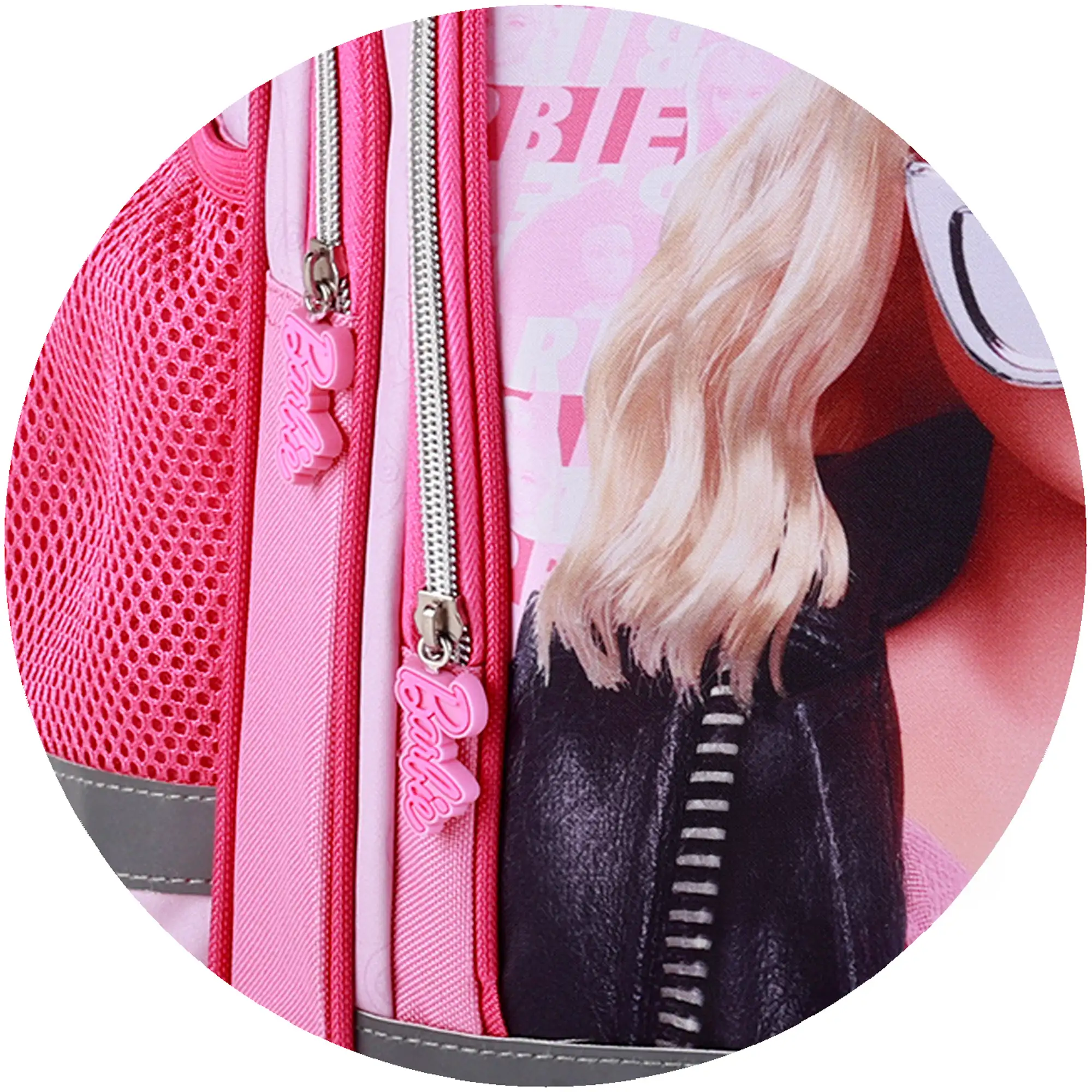 Barbie Fashion mochila primaria doble compartimento, de gran capacidad y adaptable a carro.